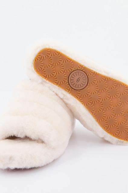 UGG FLUFF YEAH SLIDE en color BEIS (4)