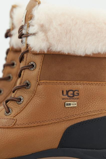 UGG ADIRONDACK BOOT III en color MARRON (2)