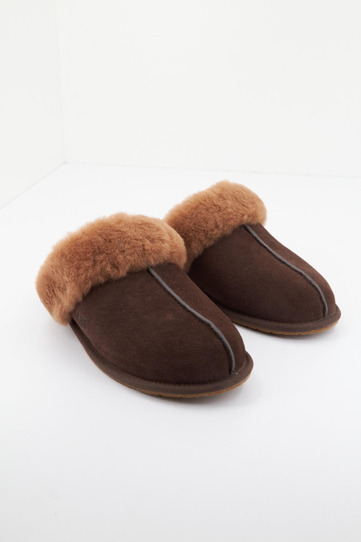 UGG W SCUFFETTE II en color MARRON (3)