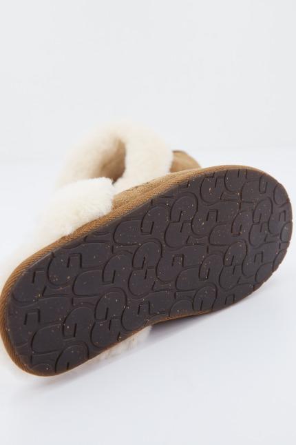 UGG W SCUFFETTE II en color MARRON CLARO (4)