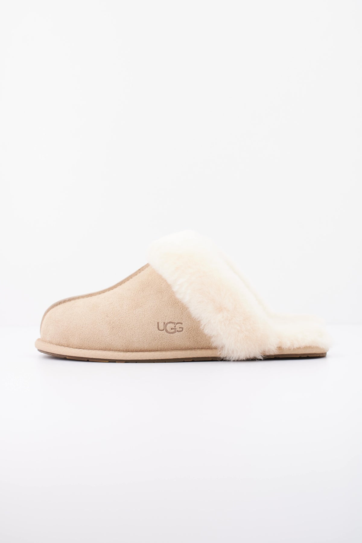 UGG SCUFFETTE en color MARRON CLARO (1)