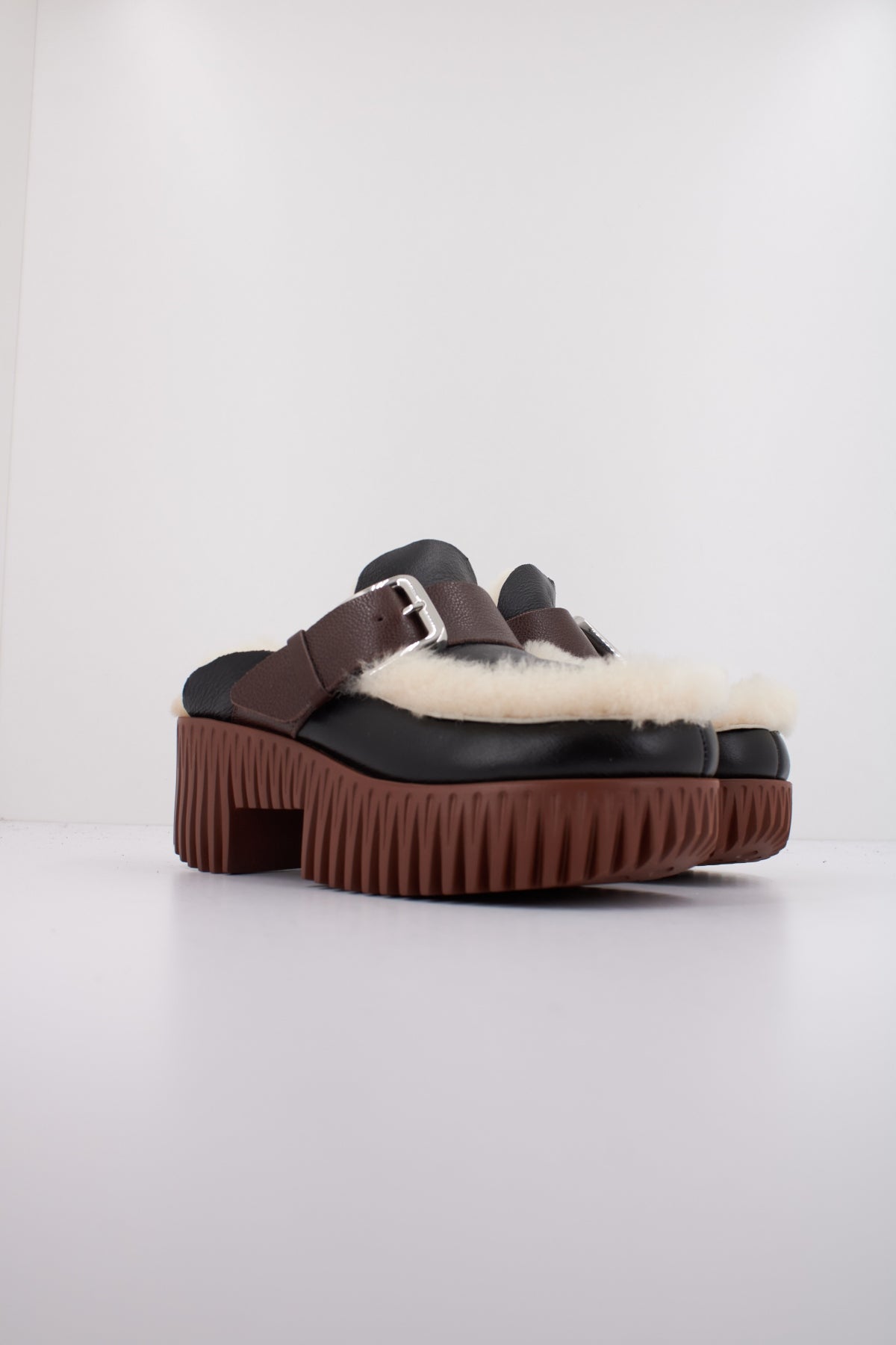 CCCCEES PLIA AMBER en color NEGRO (2)