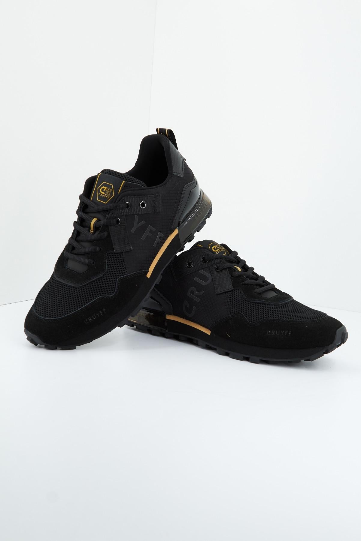 CRUYFF SUPERBIA en color NEGRO (1)