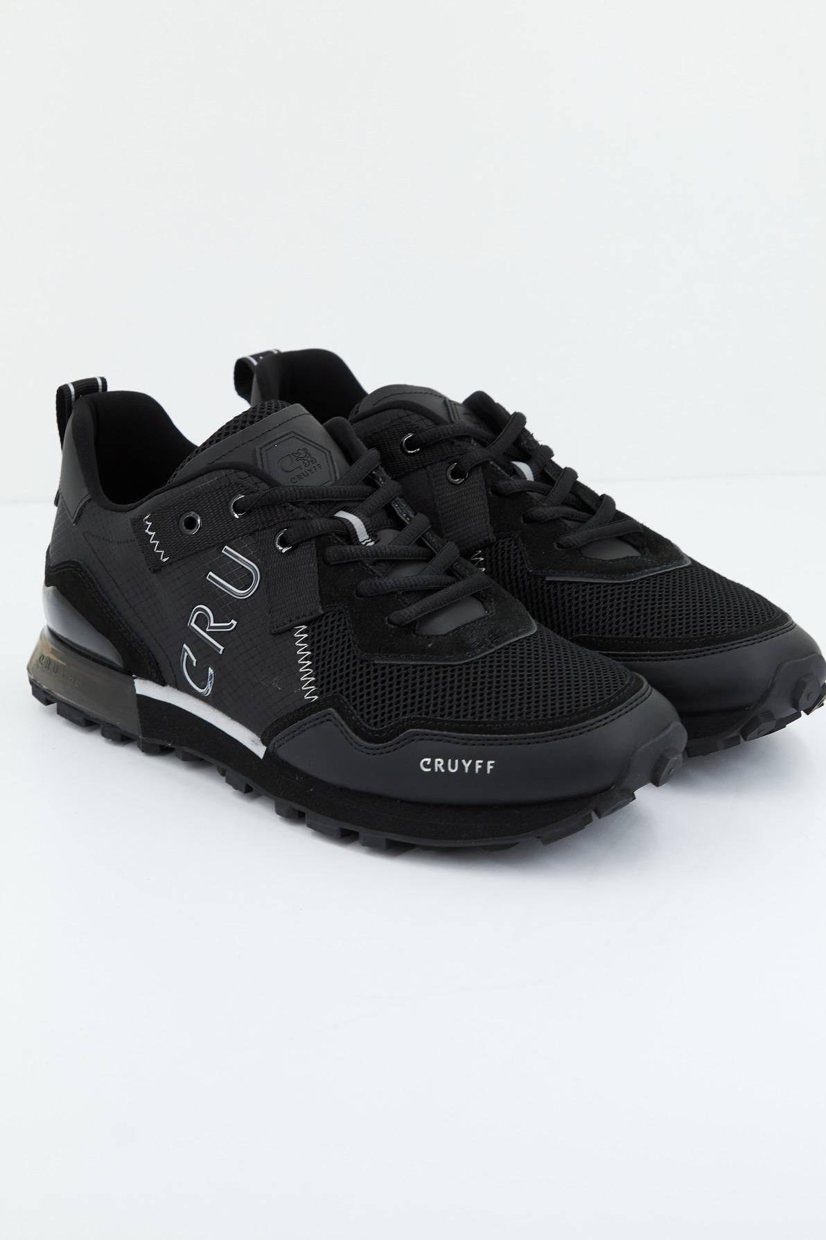CRUYFF SUPERBIA en color NEGRO (2)