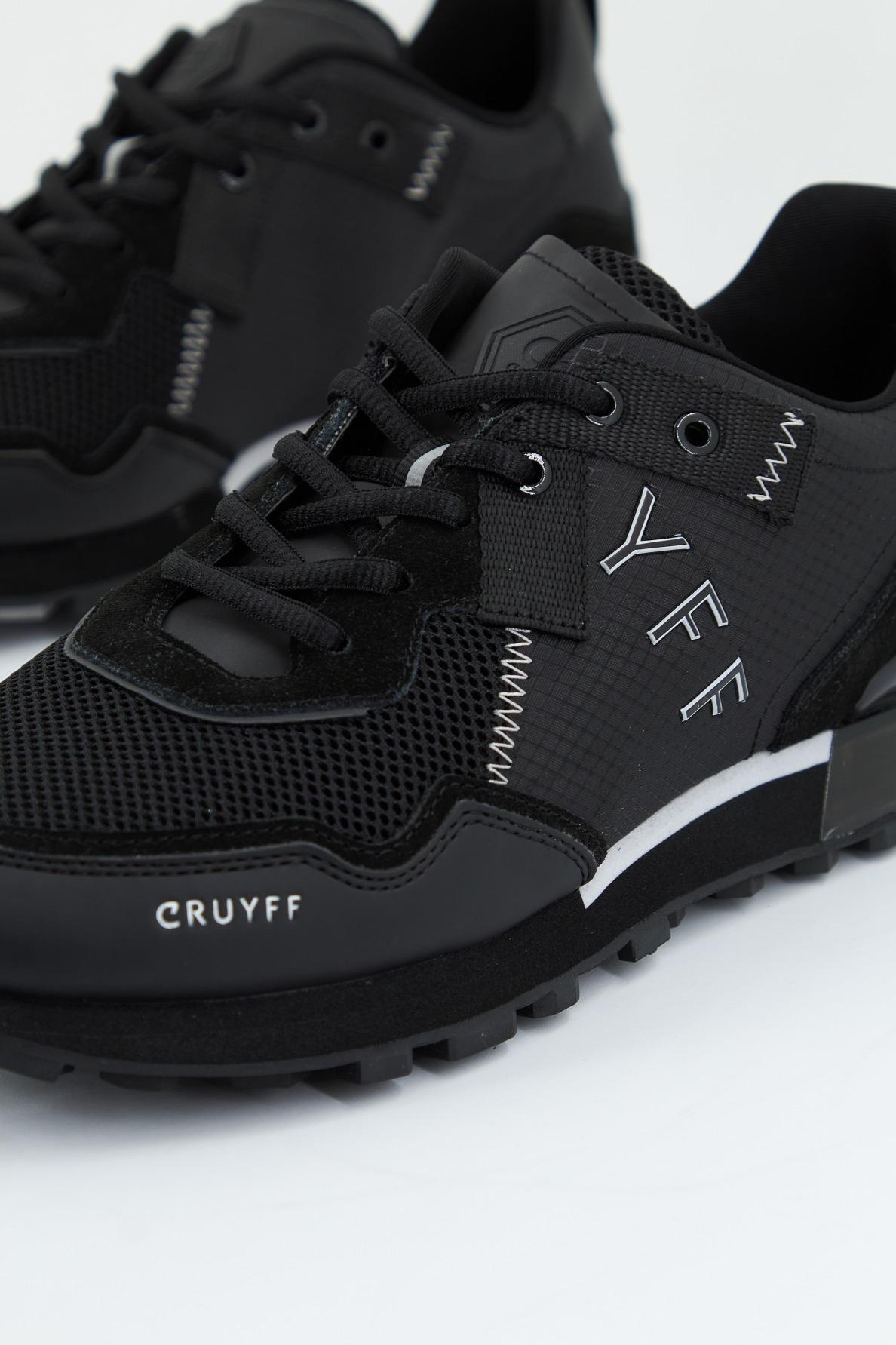 CRUYFF SUPERBIA en color NEGRO (4)