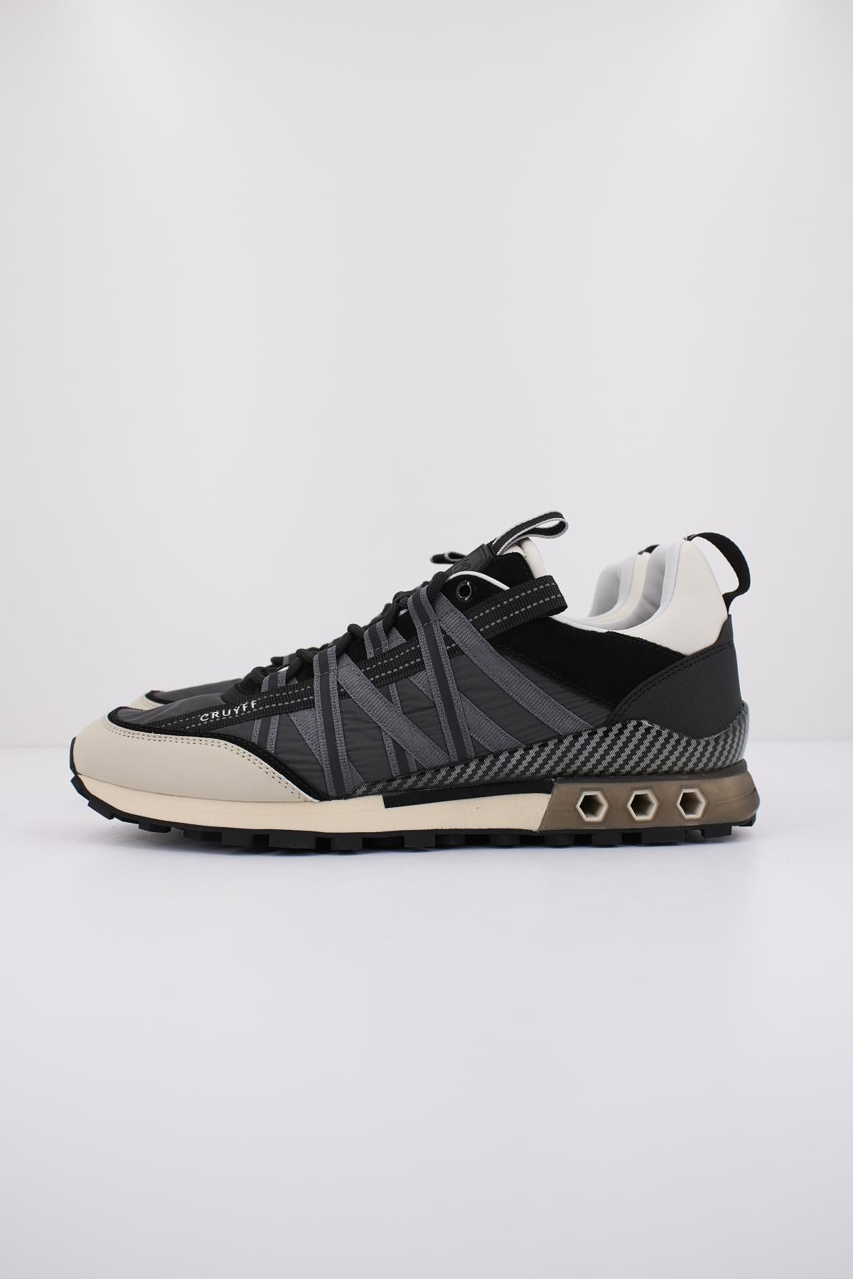 CRUYFF FEARIA HEX - TECH en color NEGRO (1)