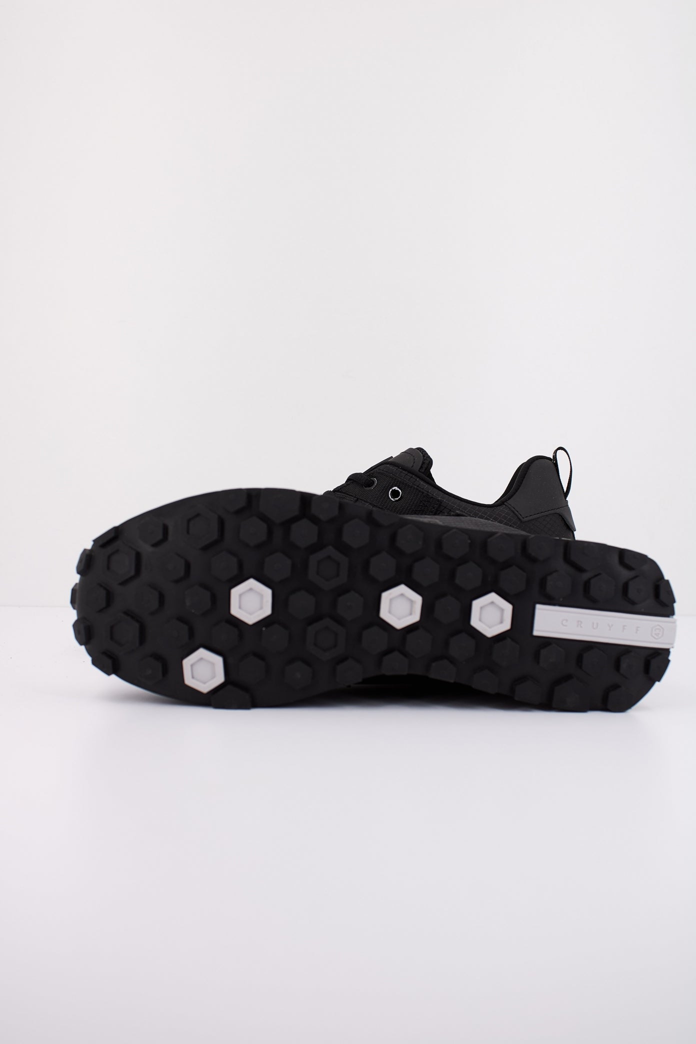 CRUYFF SUPERBIA en color NEGRO (5)