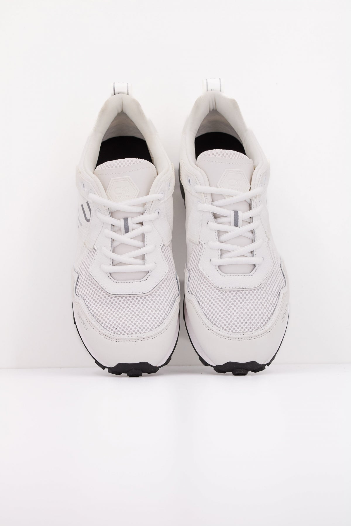 CRUYFF SUPERBIA en color BLANCO (3)
