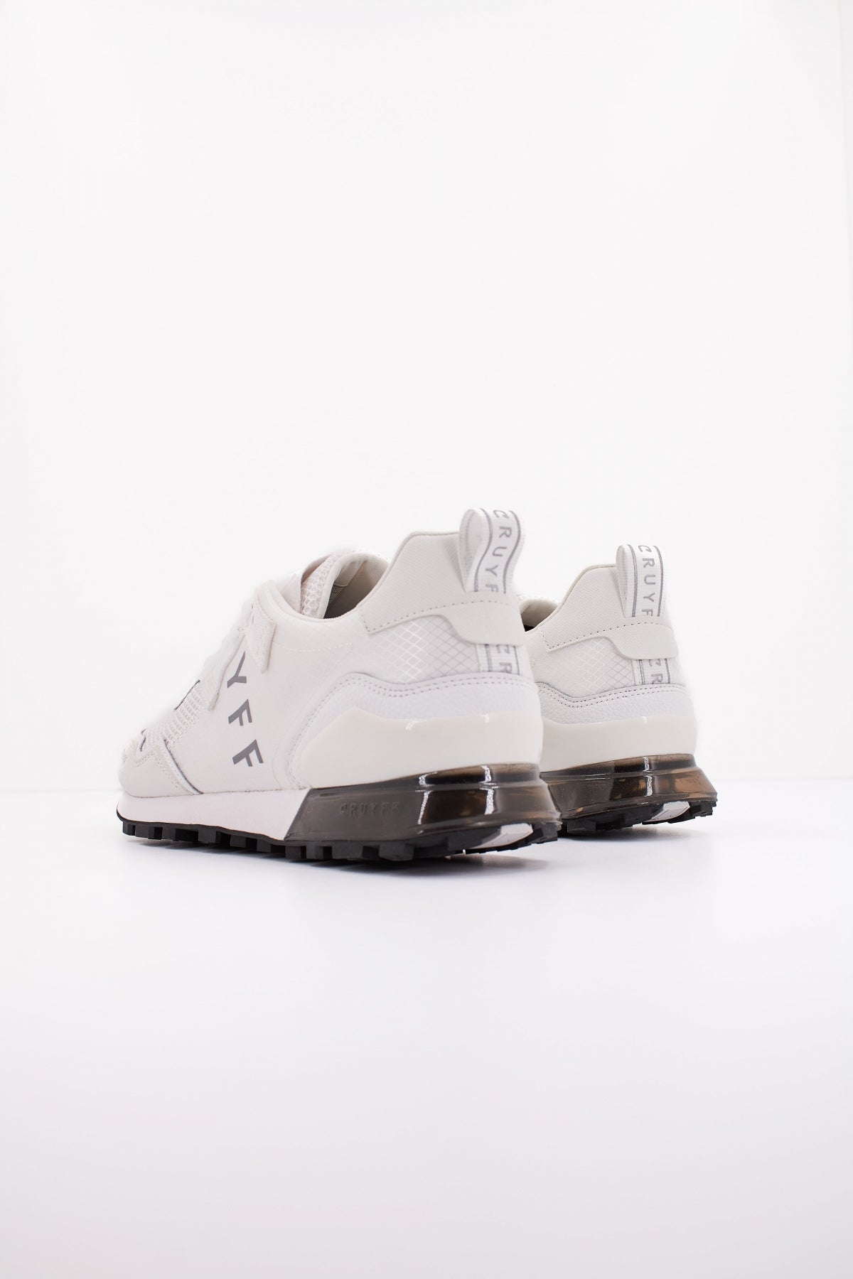 CRUYFF SUPERBIA en color BLANCO (4)