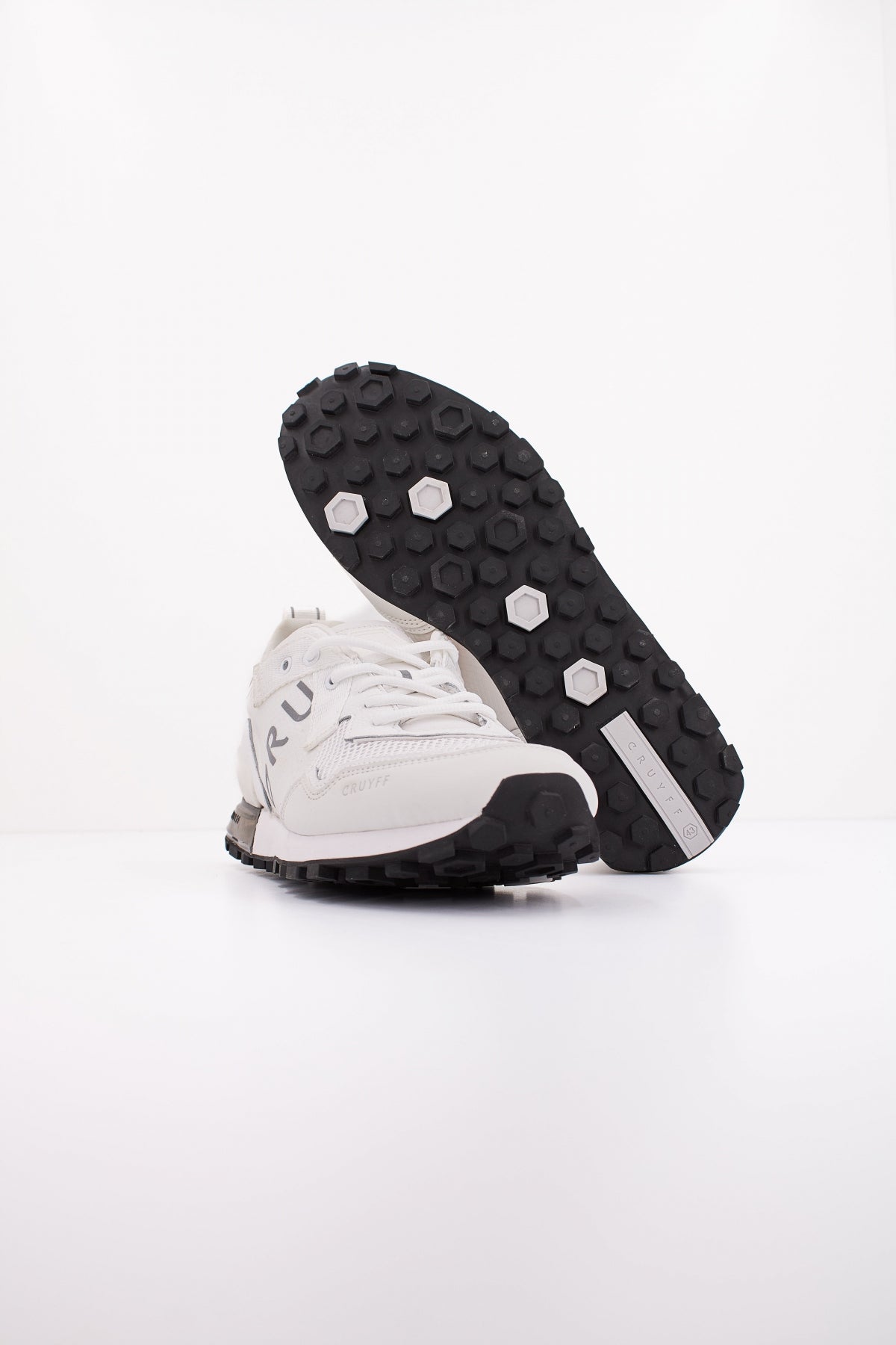CRUYFF SUPERBIA en color BLANCO (5)