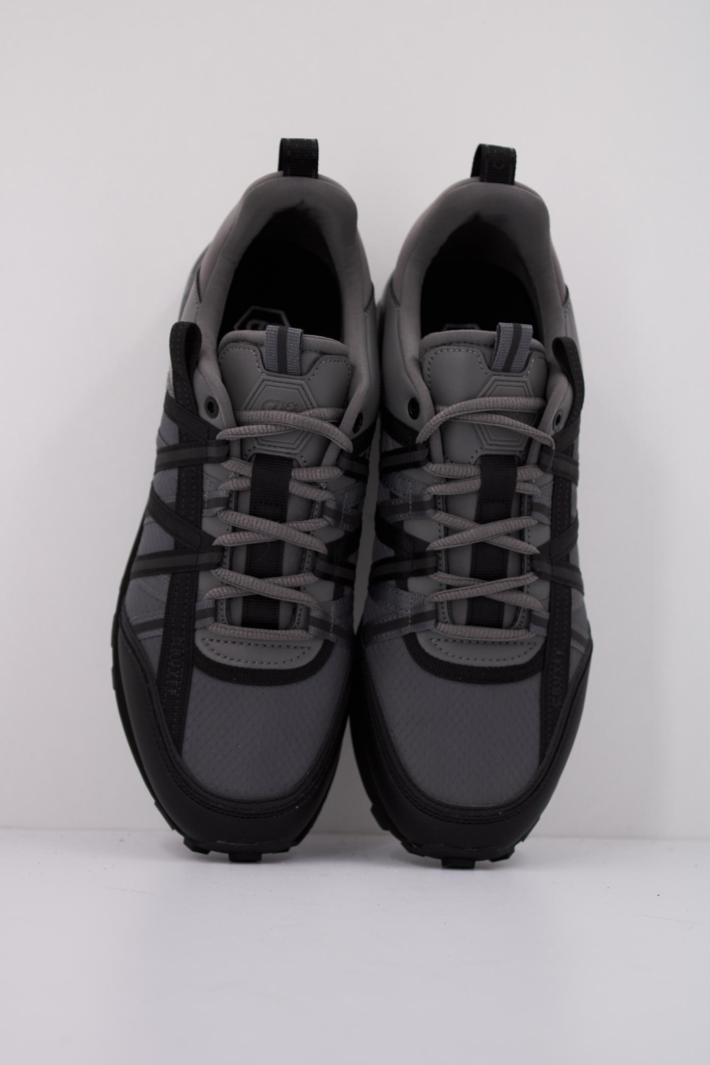 CRUYFF FEARIA en color GRIS (3)