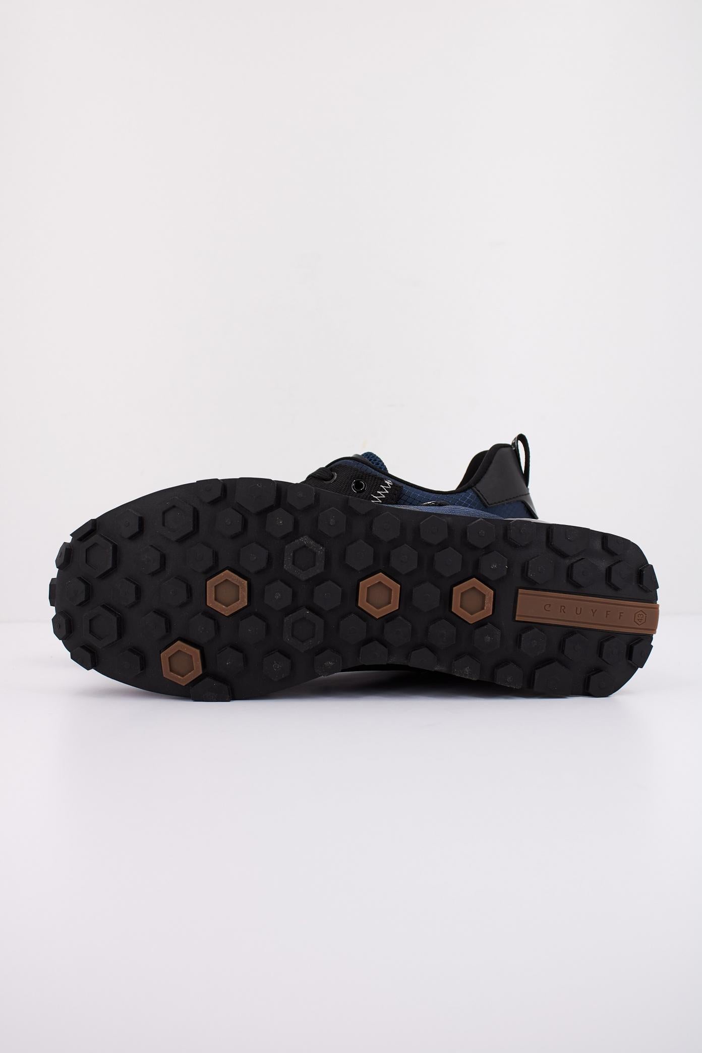 CRUYFF SUPERBIA en color AZUL (5)