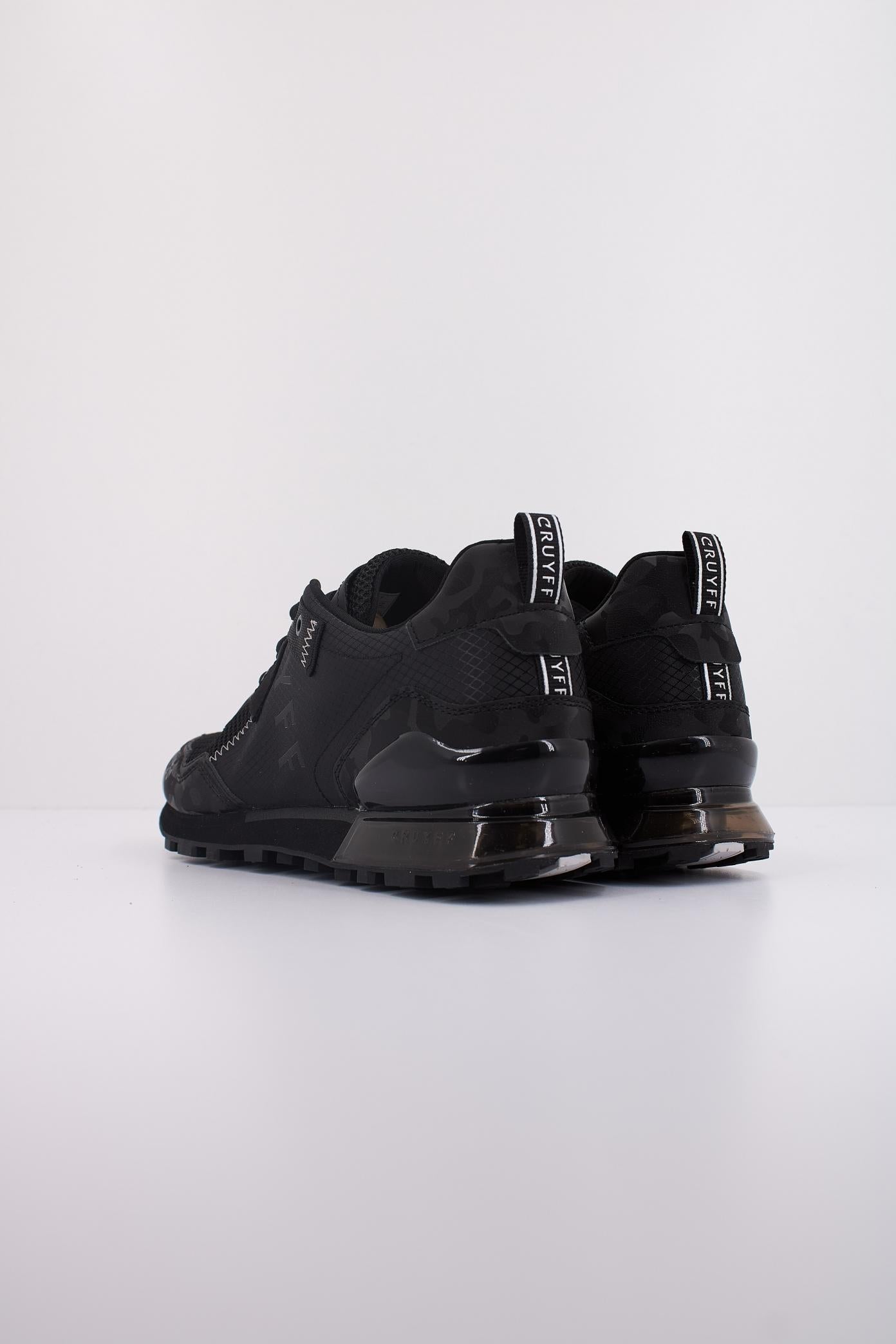 CRUYFF SUPERBIA HEX en color NEGRO (4)