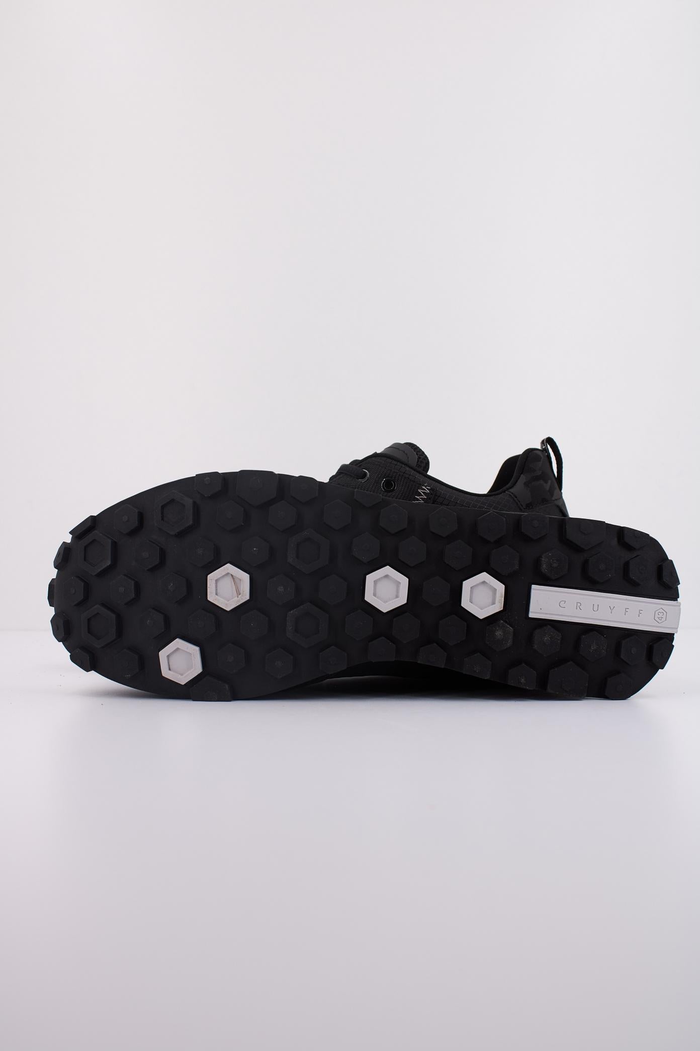 CRUYFF SUPERBIA HEX en color NEGRO (5)