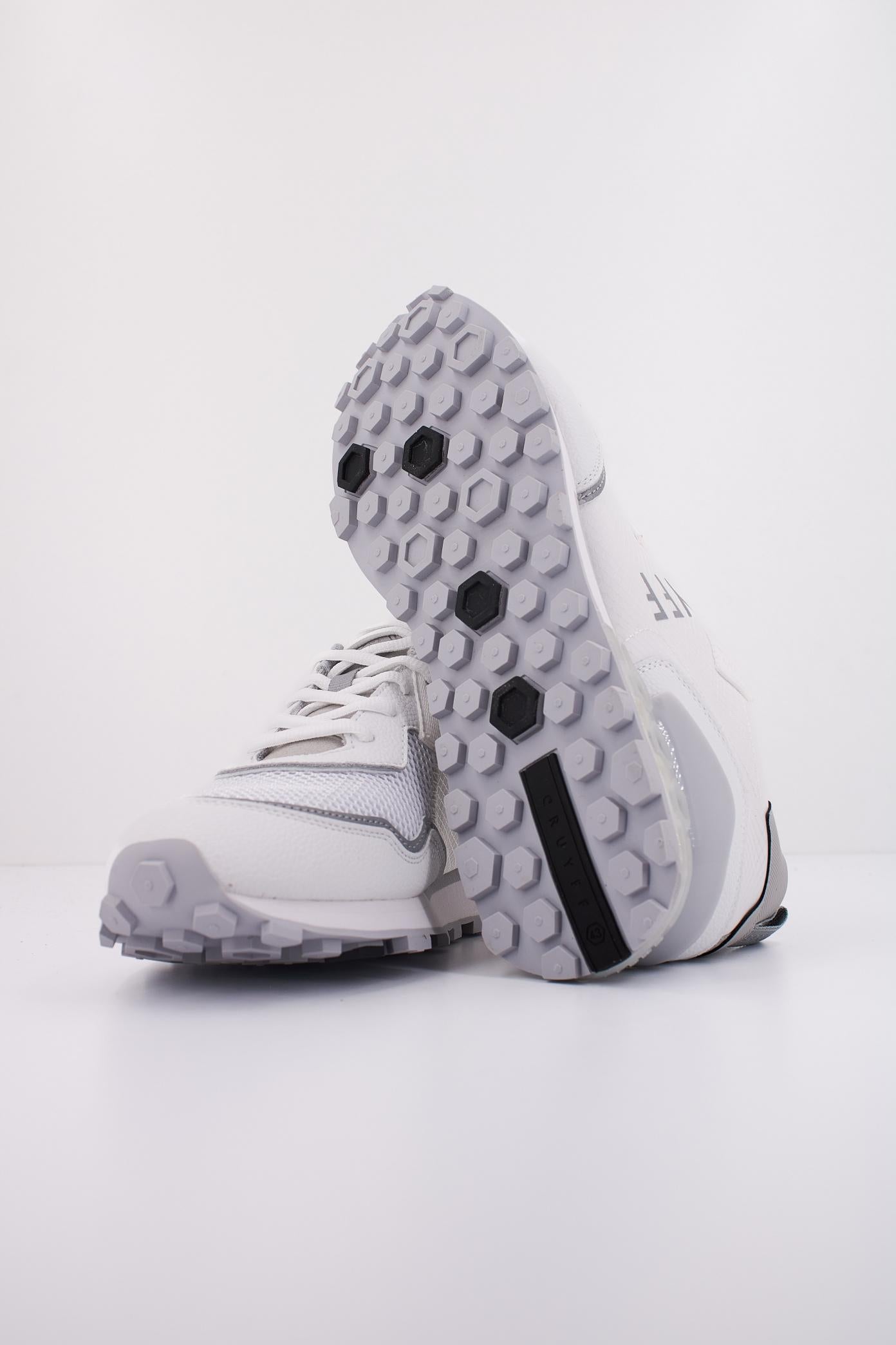 CRUYFF SUBERIBA HEX-TEC en color BLANCO (5)