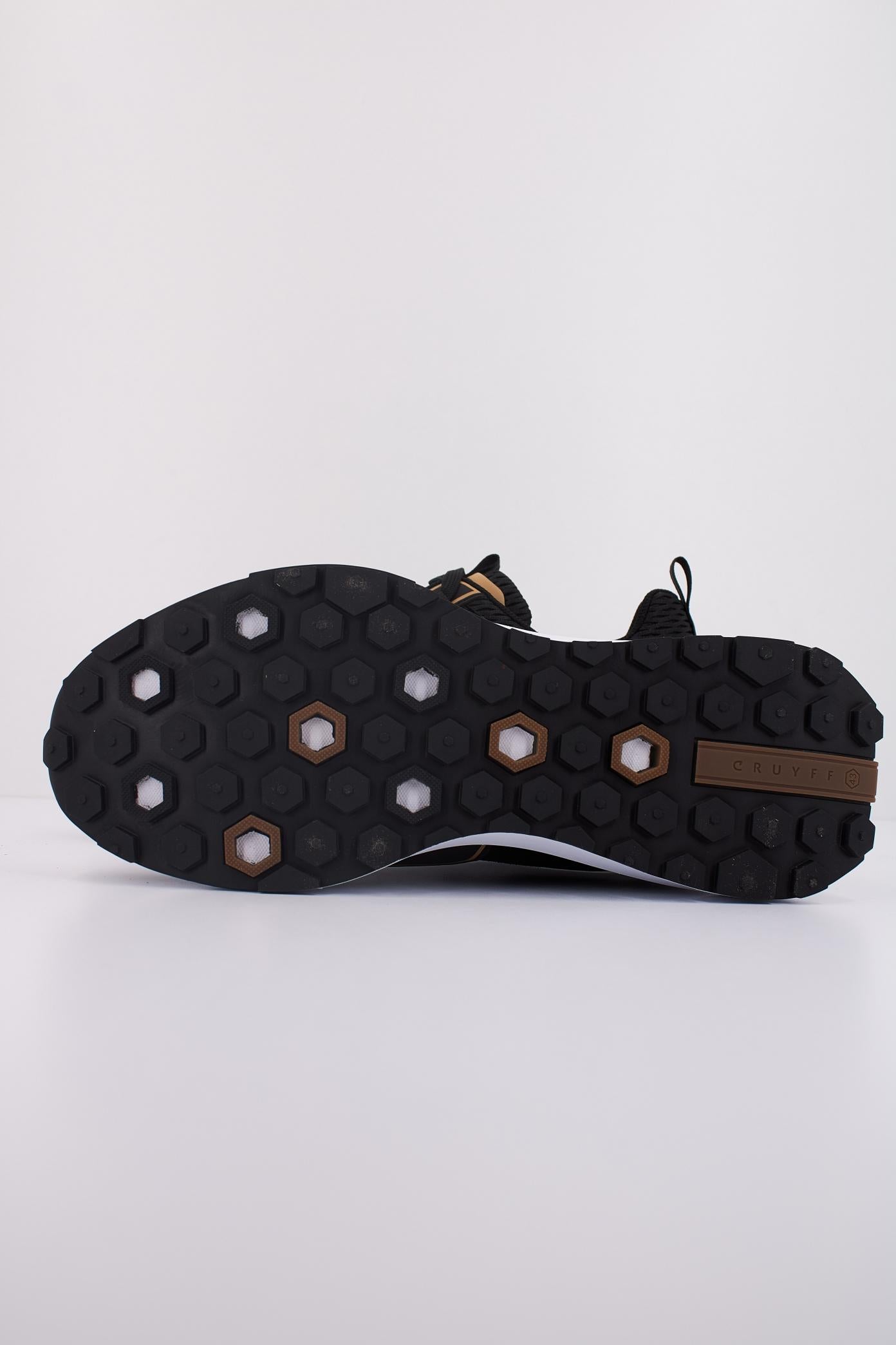 CRUYFF RAYADO en color NEGRO (5)