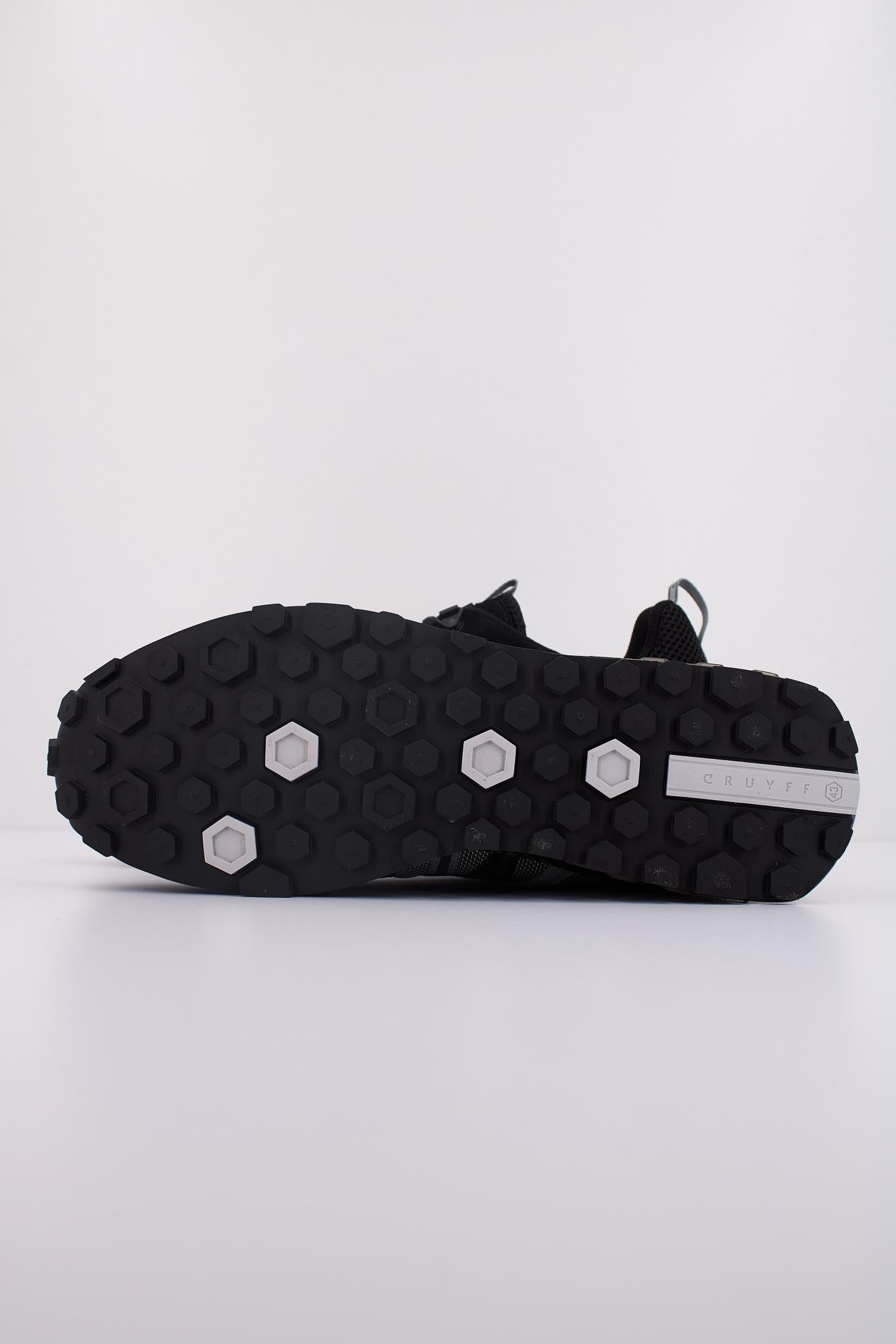 CRUYFF FERIA MONTSERRAT en color NEGRO (5)