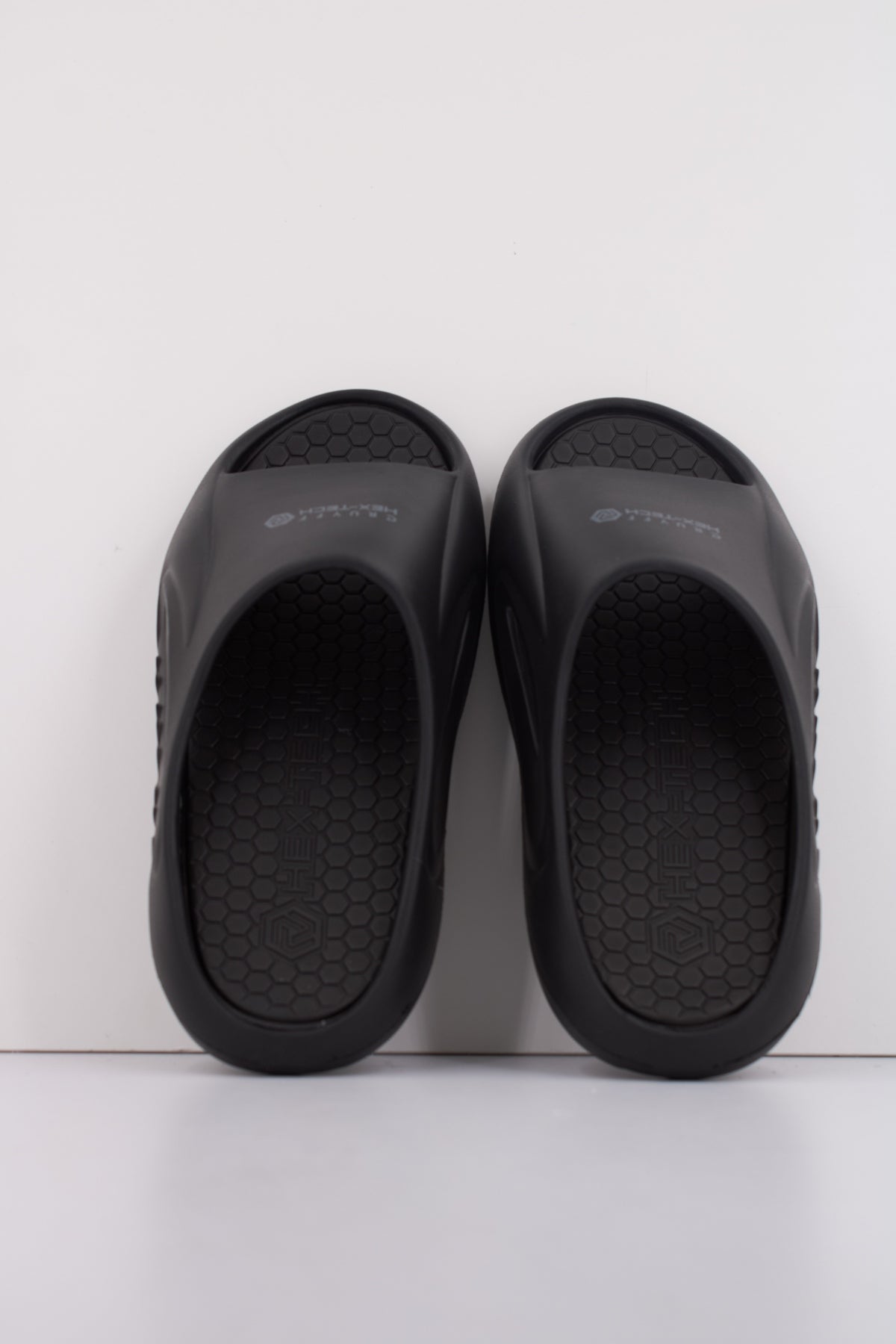 CRUYFF RECOVERY HEX-TECH en color NEGRO (3)