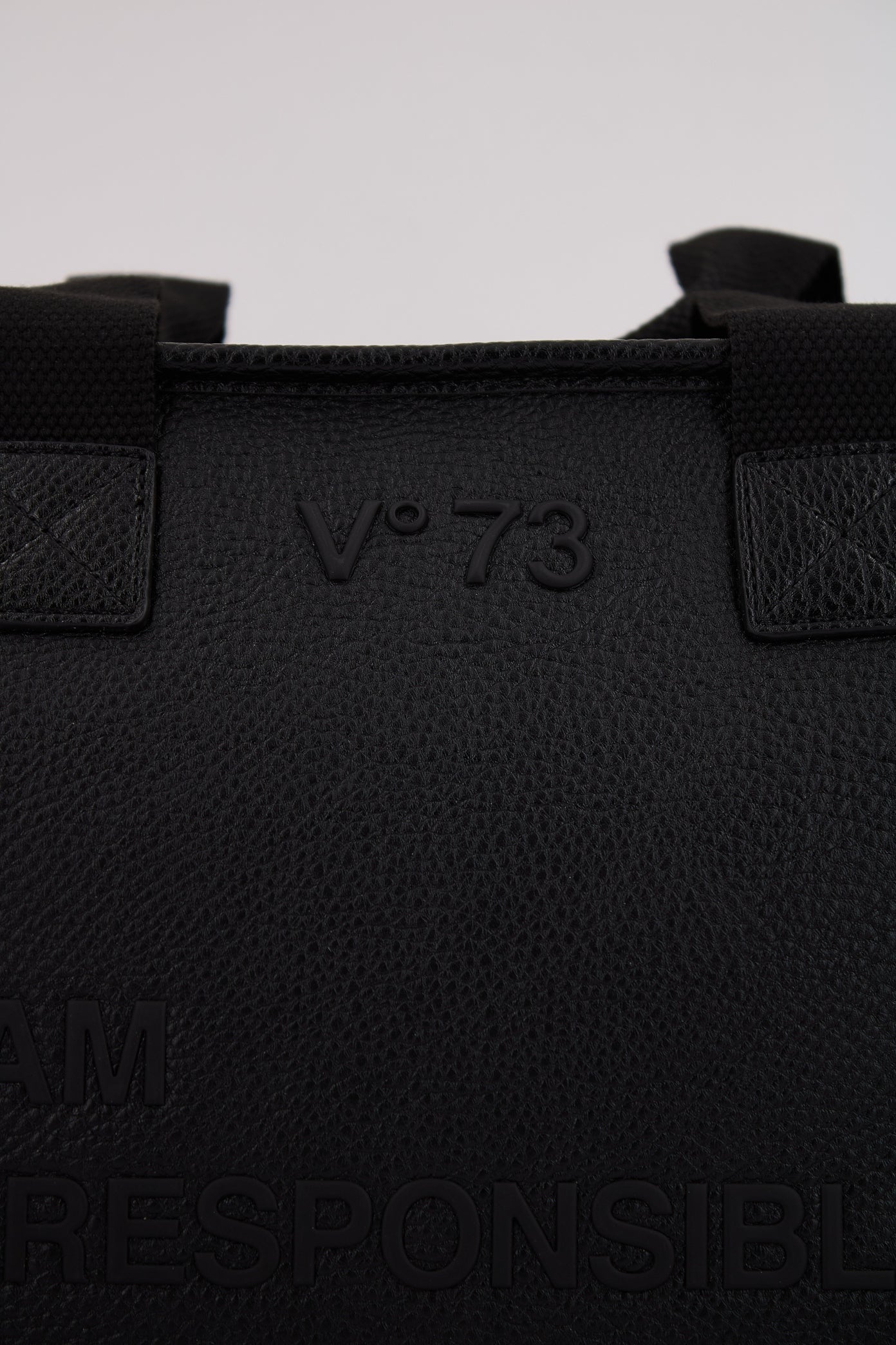 V BOLSO RESPONSABILITY NOW en color NEGRO (4)