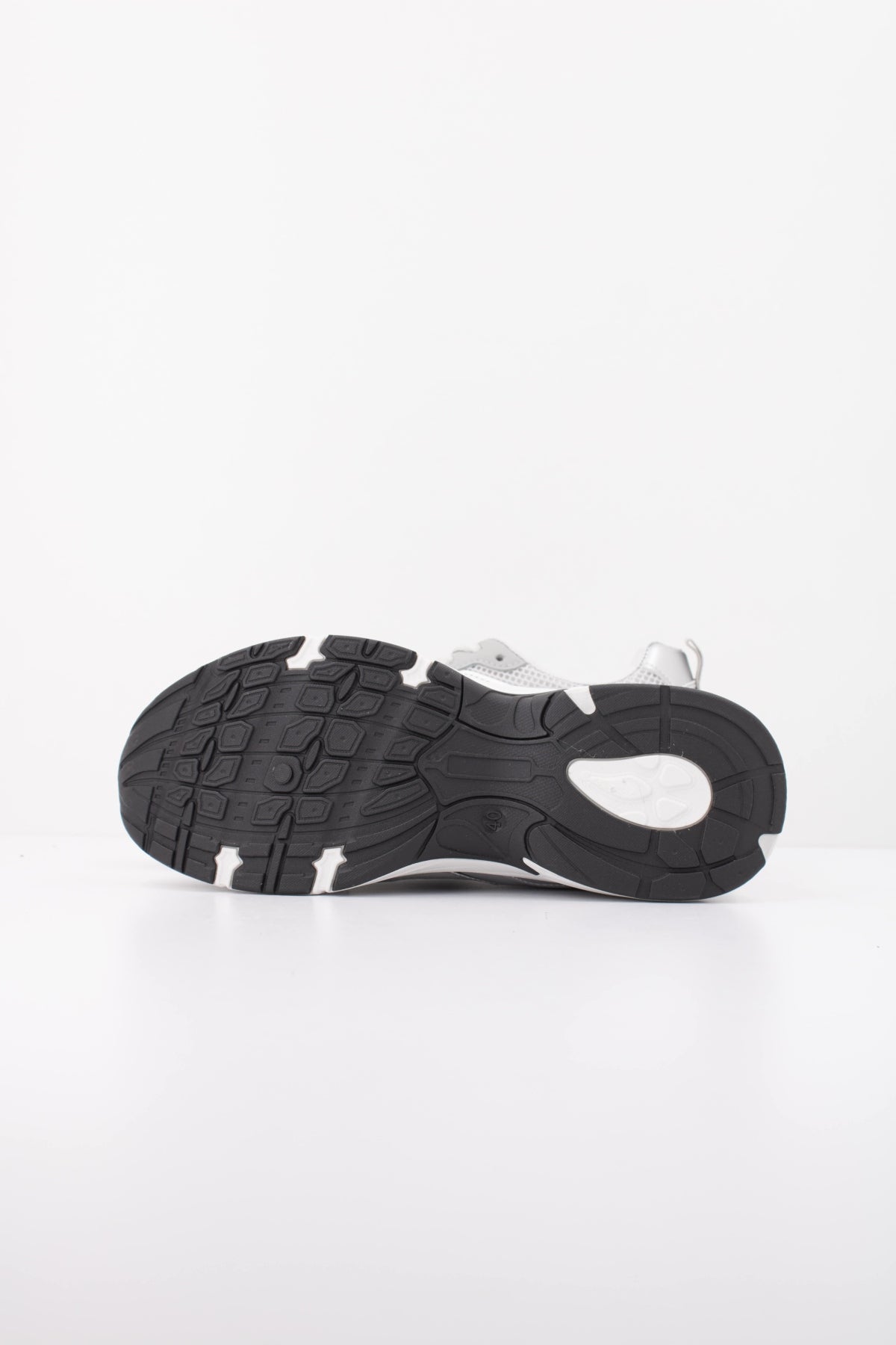 BULLBOXER YK RUNNER BB en color PLATA  (5)