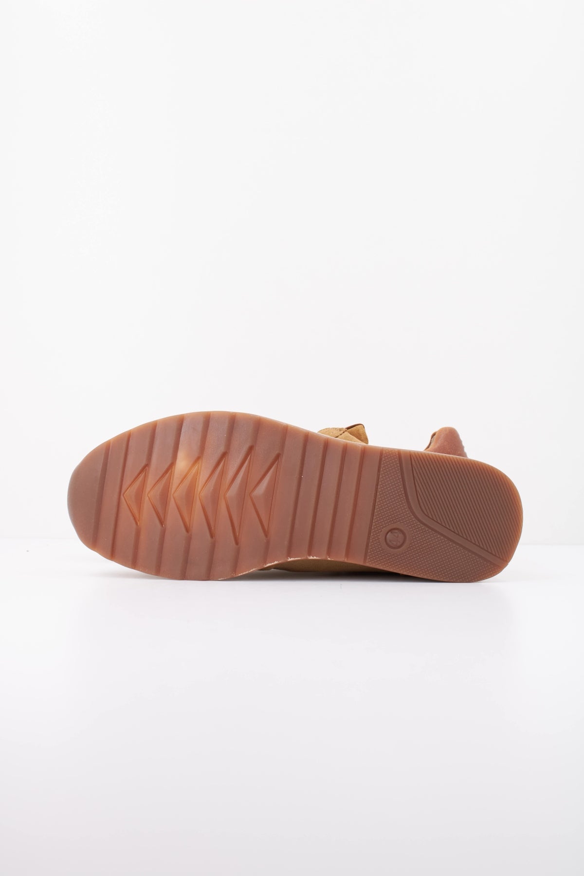BULLBOXER LEATHER RUNNER NU en color MARRON CLARO  (5)