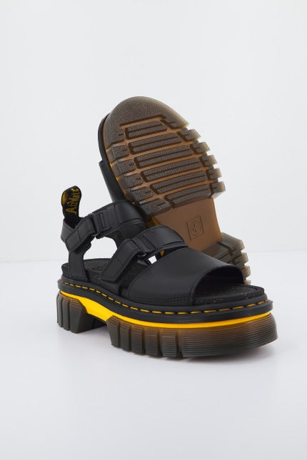 DR. MARTENS  RICKI  STRAP SANDAL en color NEGRO  (1)