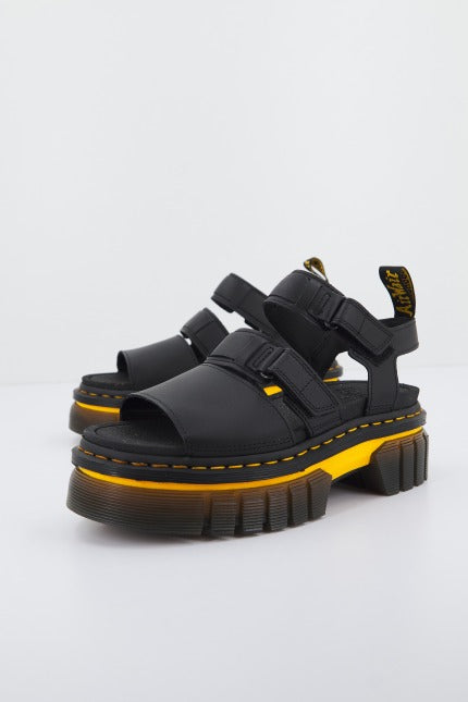 DR. MARTENS  RICKI  STRAP SANDAL en color NEGRO  (2)