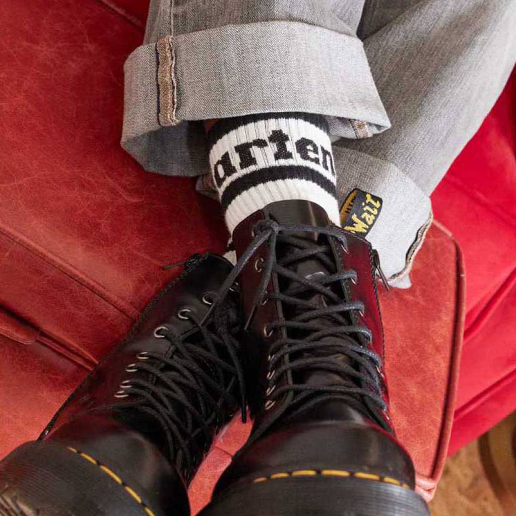 DR. MARTENS AD ATHLETIC PK  en color NEGRO  (4)