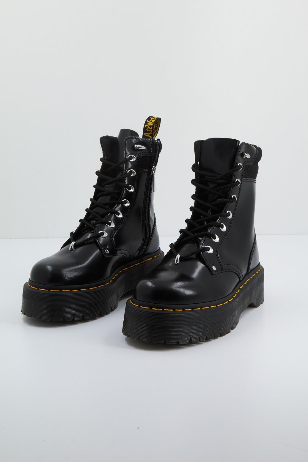 DR. MARTENS JADON HDW II en color NEGRO  (2)