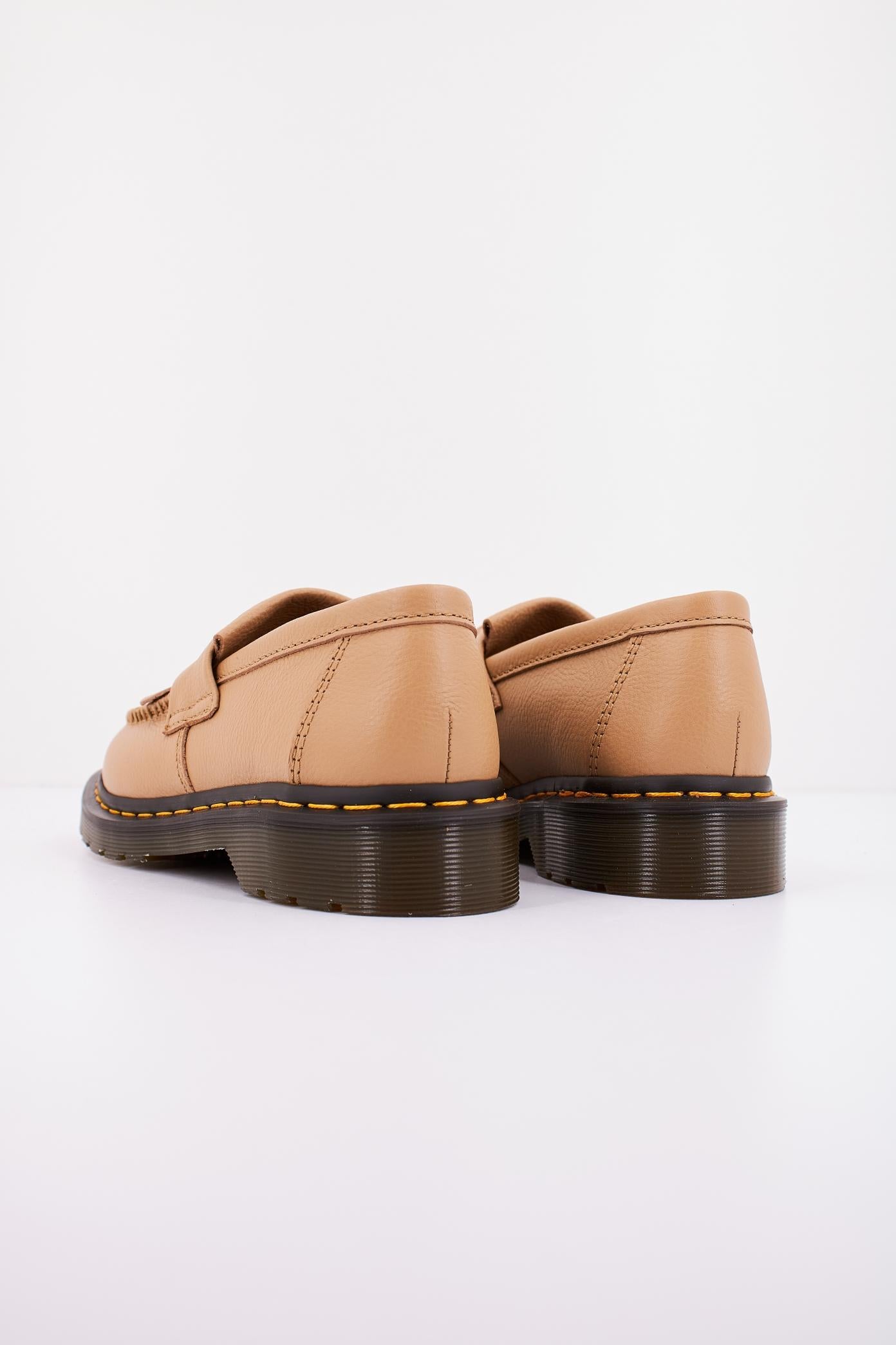 DR. MARTENS ADRIAN en color MARRON CLARO  (3)
