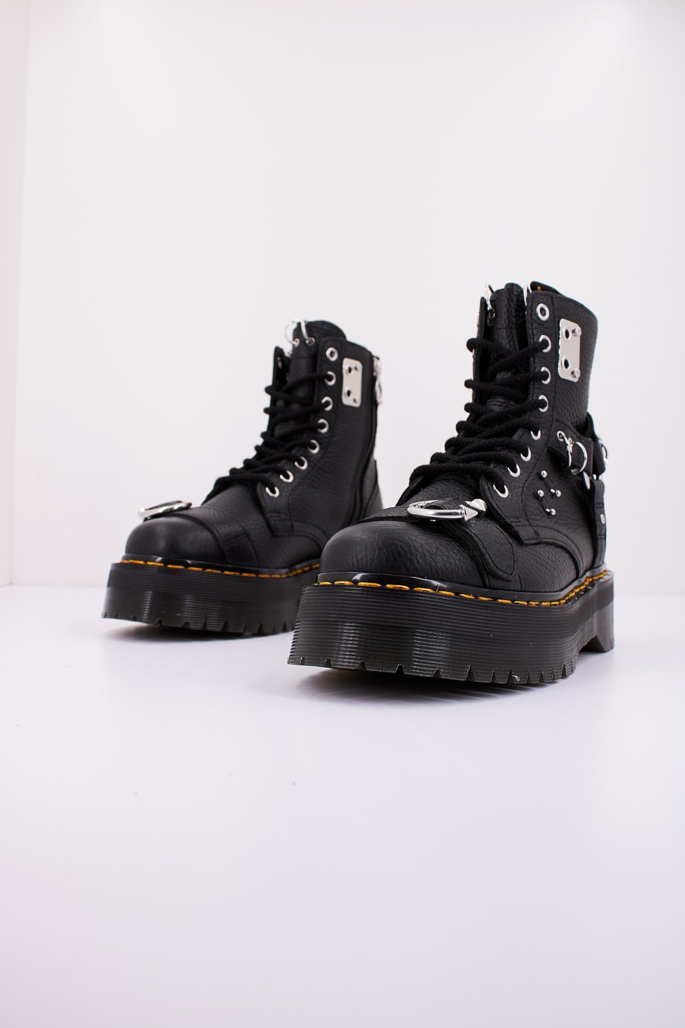 DR. MARTENS JADON HDW en color NEGRO  (2)