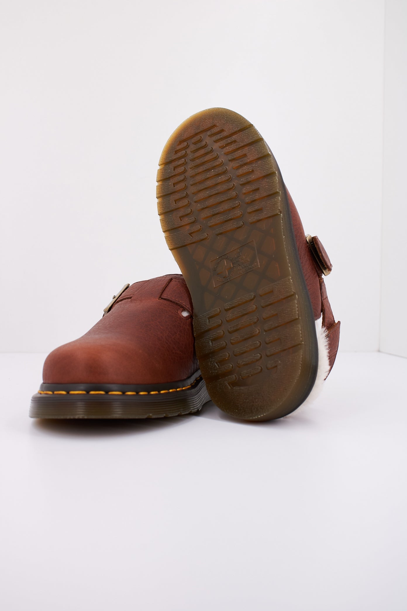 DR. MARTENS JORGE ll FL en color MARRON  (5)
