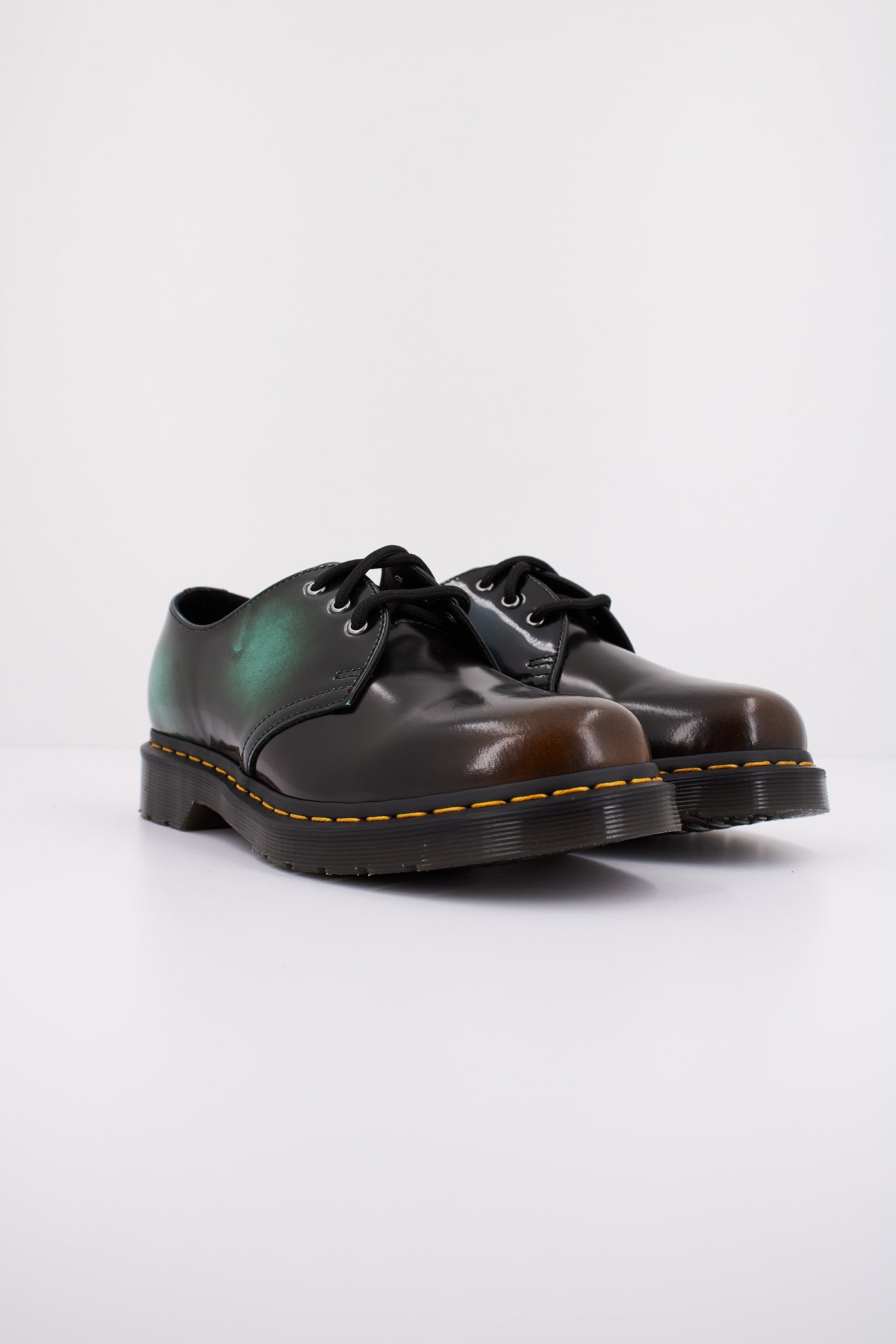DR. MARTENS  en color NEGRO  (2)