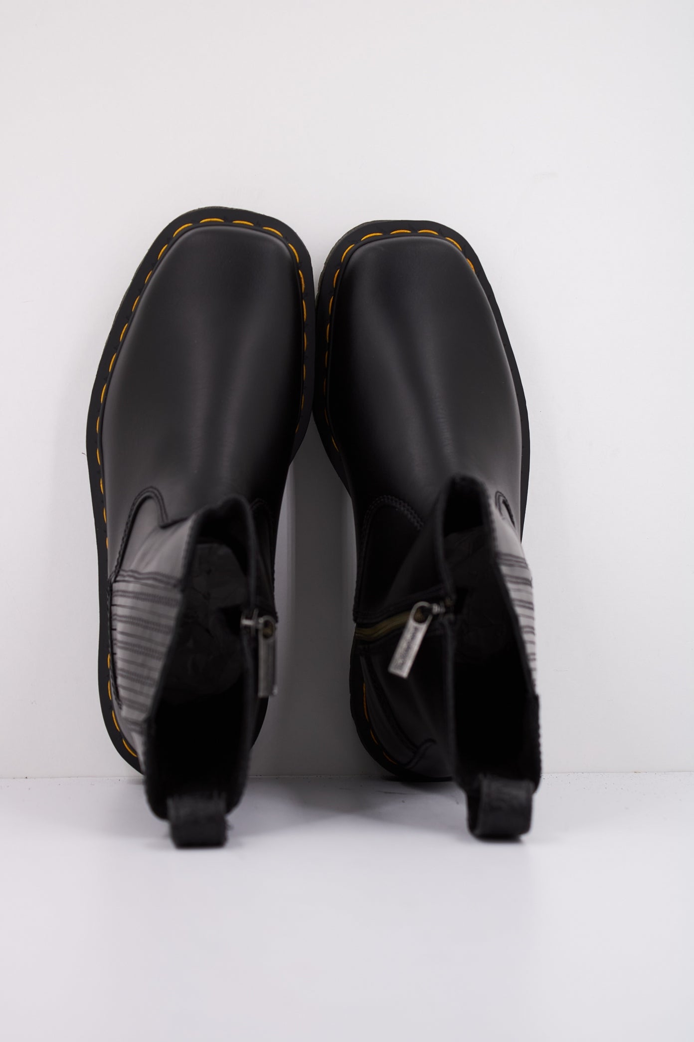 DR. MARTENS AMAAYAH LO en color NEGRO  (3)