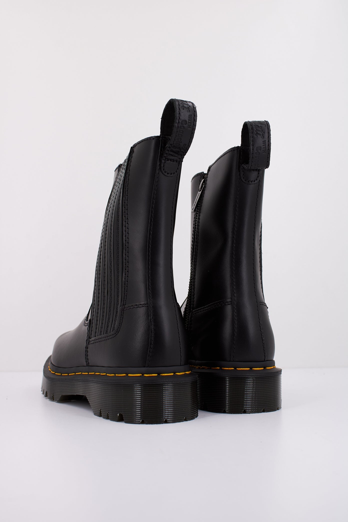 DR. MARTENS AMAAYAH LO en color NEGRO  (4)