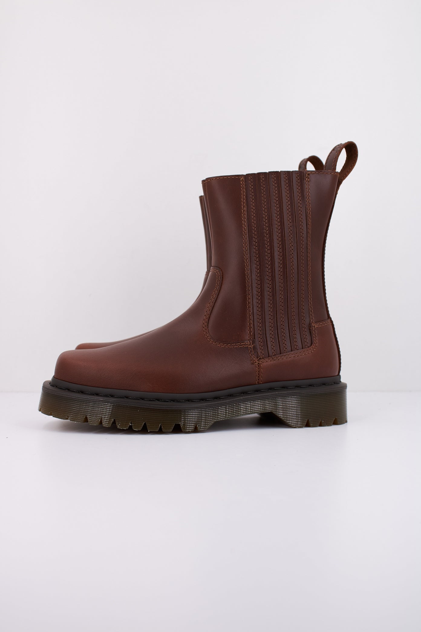 DR. MARTENS AMAAYAH LO en color MARRON  (1)