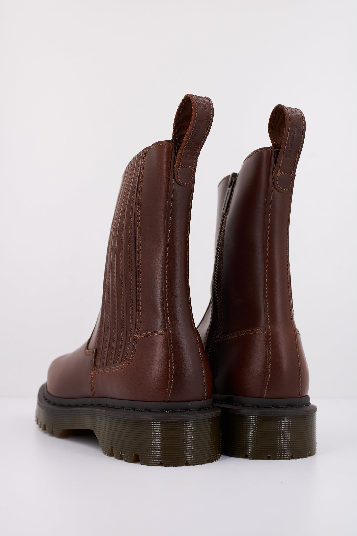 DR. MARTENS AMAAYAH LO en color MARRON  (4)