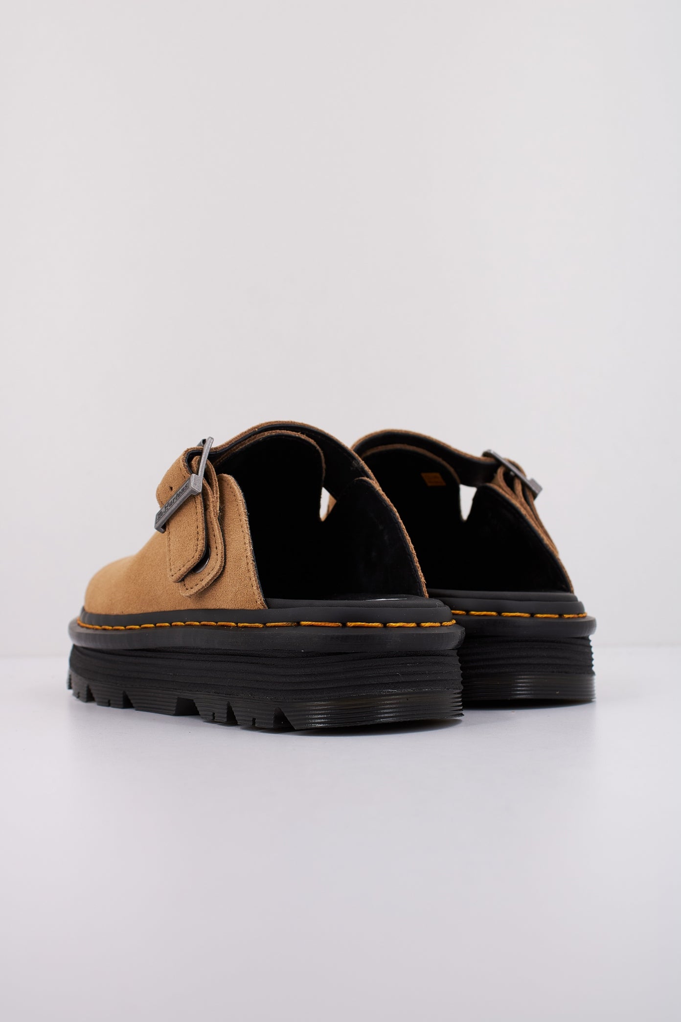 DR. MARTENS ZEBZAG MULE en color BEIS  (4)