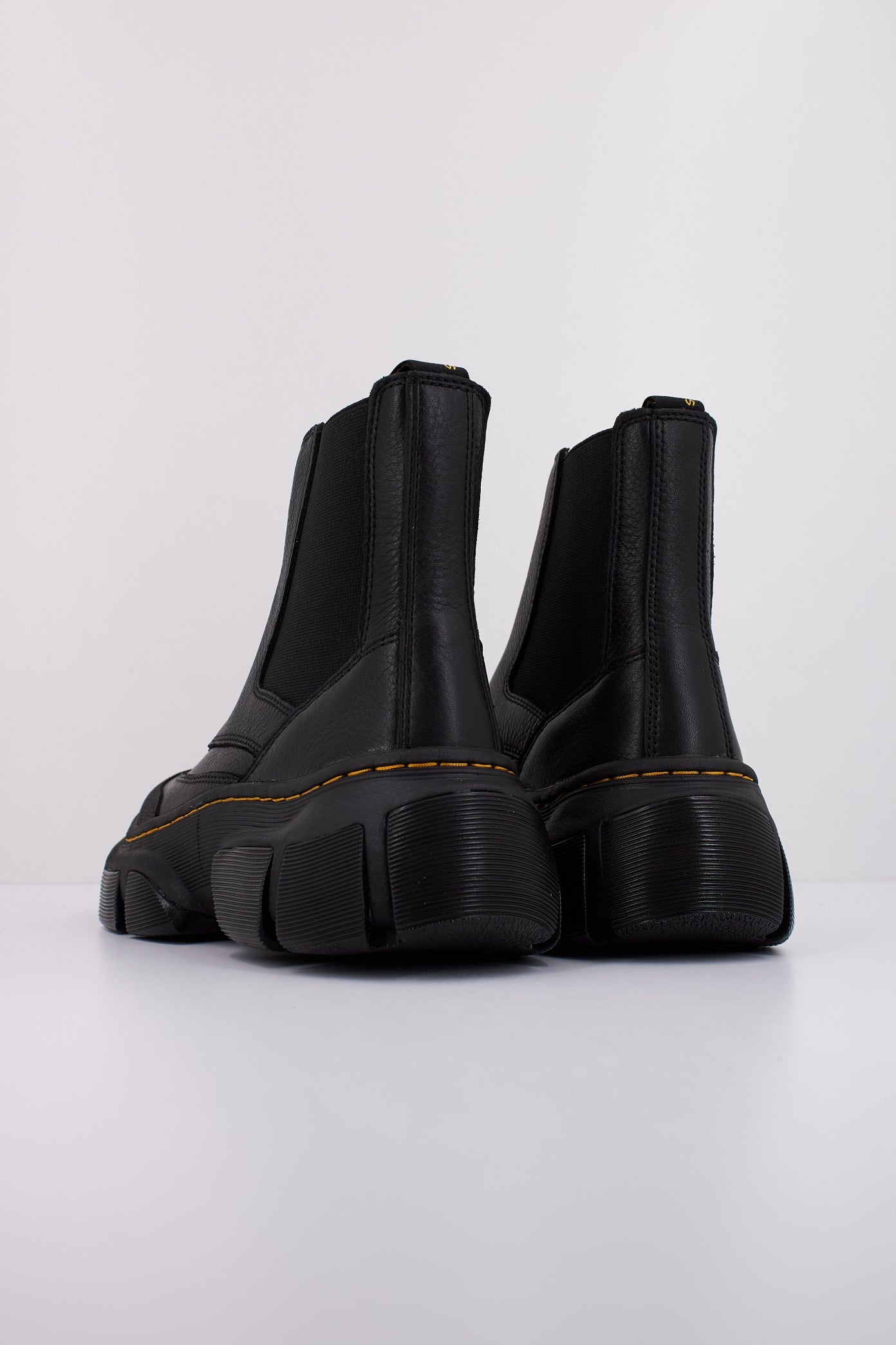 DR. MARTENS DMXL ZIP en color NEGRO  (4)