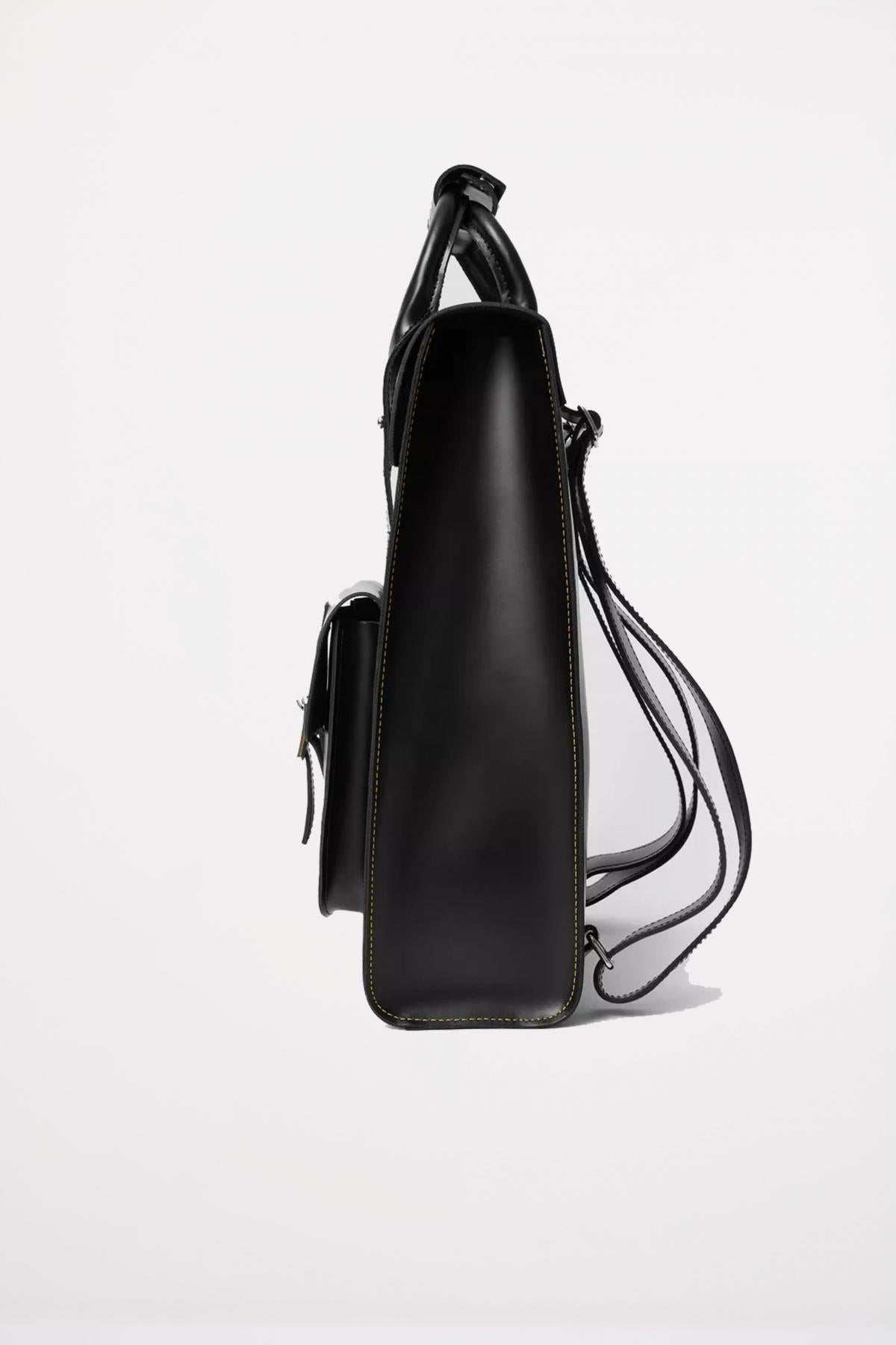 DR. MARTENS KIEV SMOOTH BACKPACK en color NEGRO  (3)