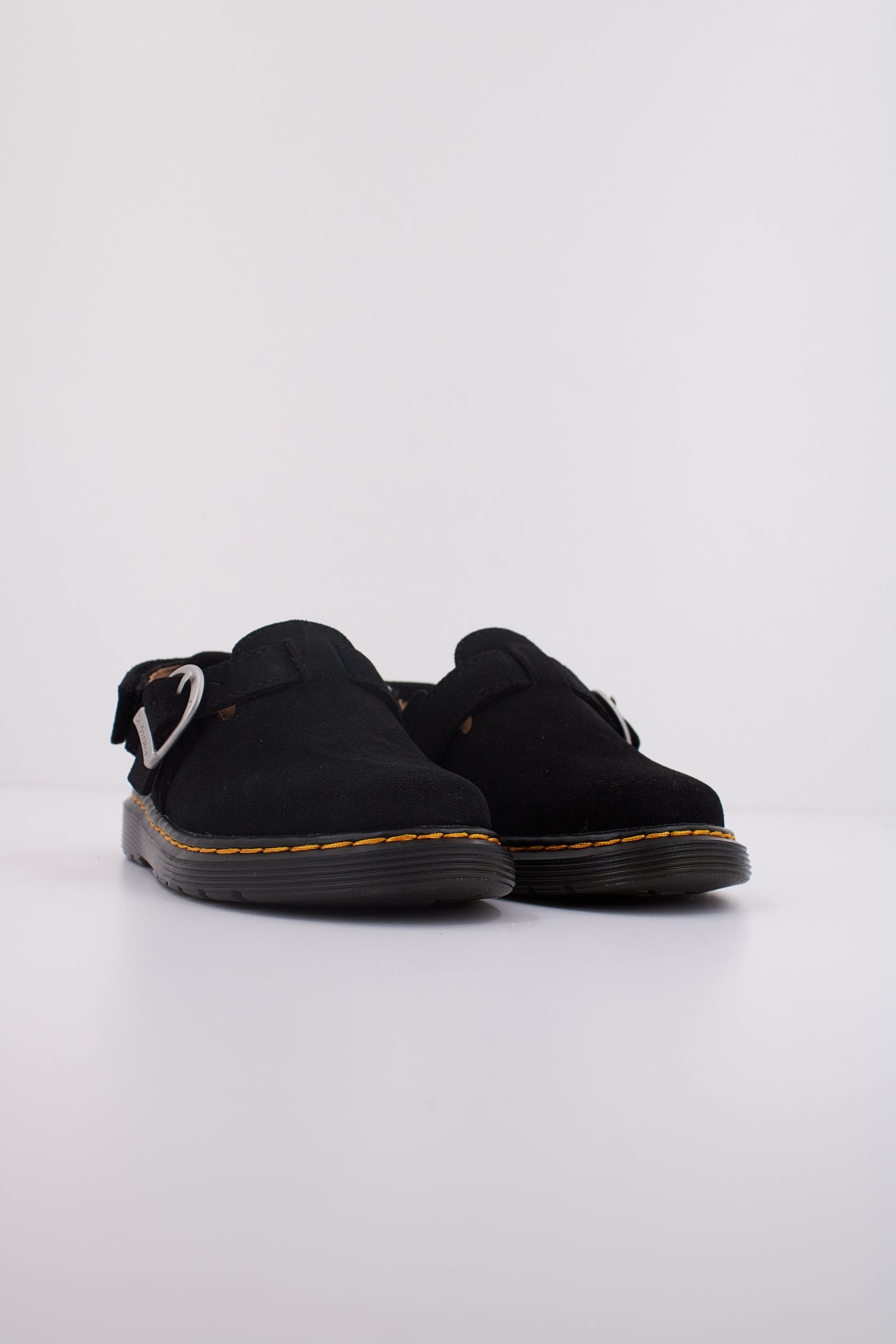 DR. MARTENS JORDIE J en color NEGRO  (2)
