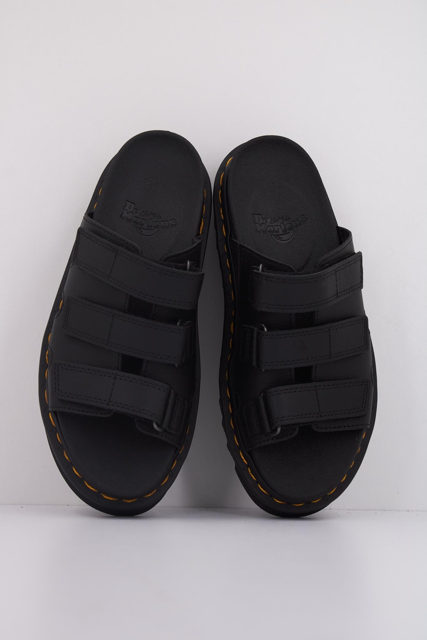 DR. MARTENS RAINE SLIDE en color NEGRO  (3)