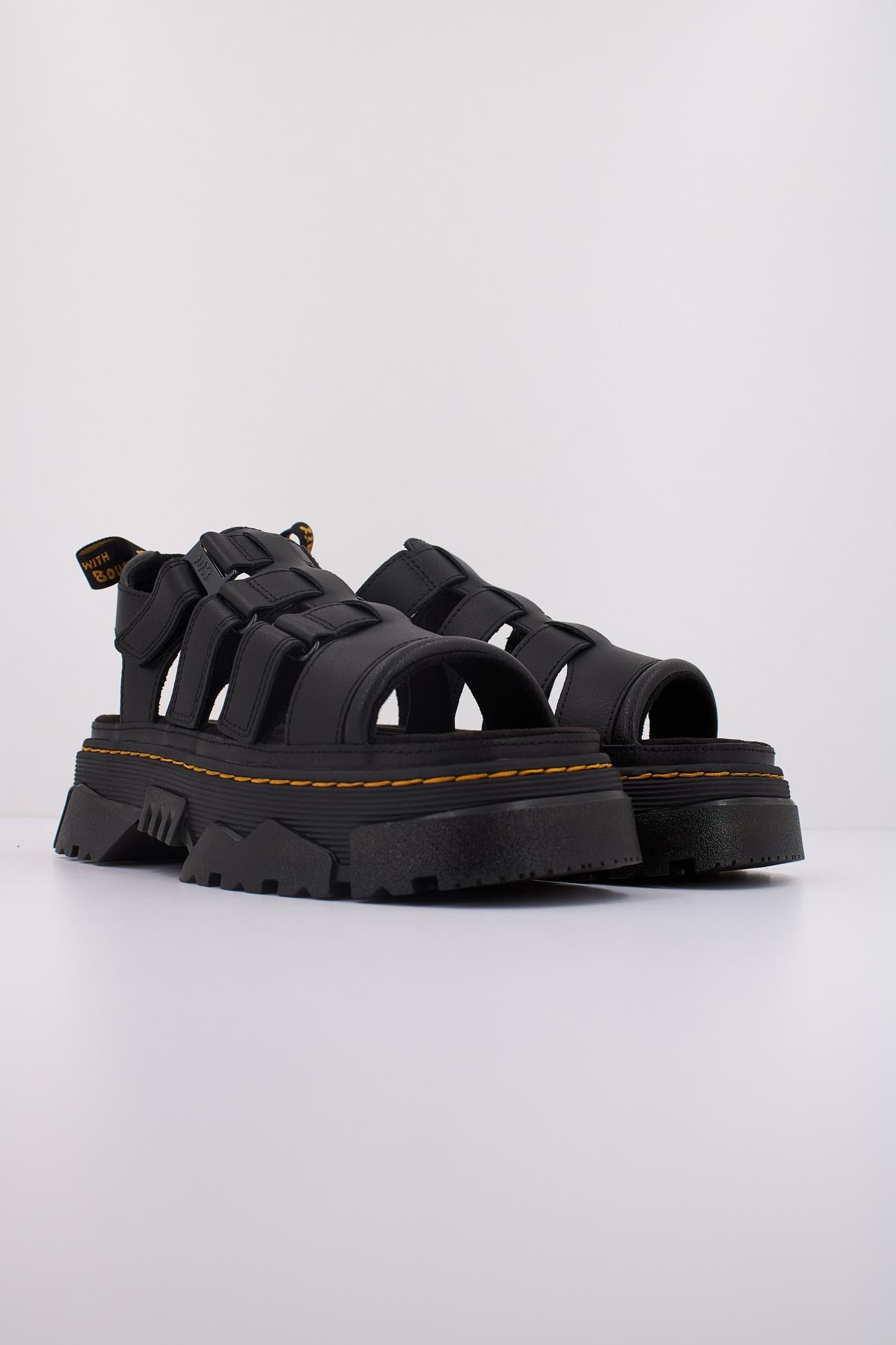 DR. MARTENS MATTISON  en color NEGRO  (2)