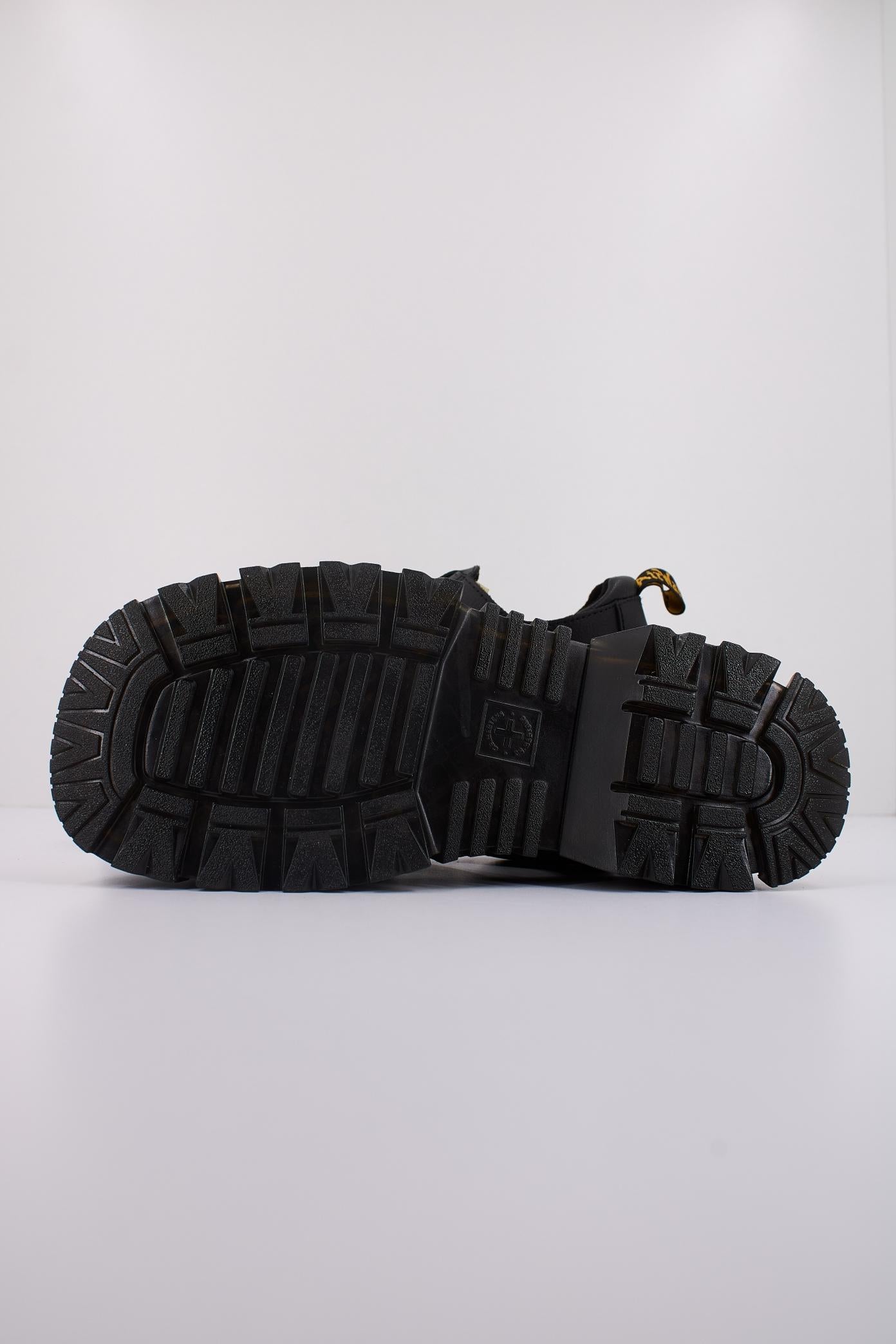 DR. MARTENS MATTISON  en color NEGRO  (5)