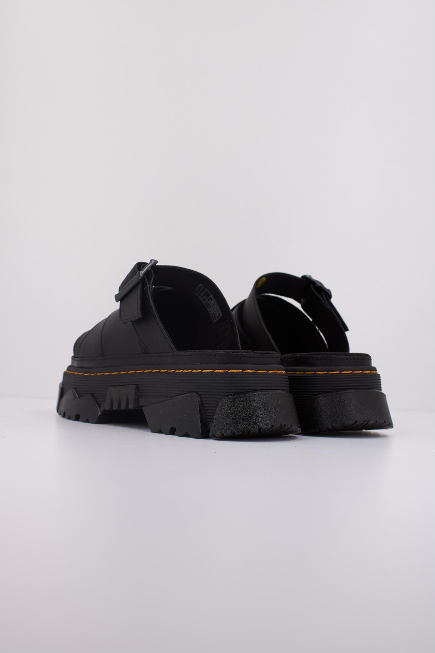 DR. MARTENS MATTISON SLIDE en color NEGRO  (4)