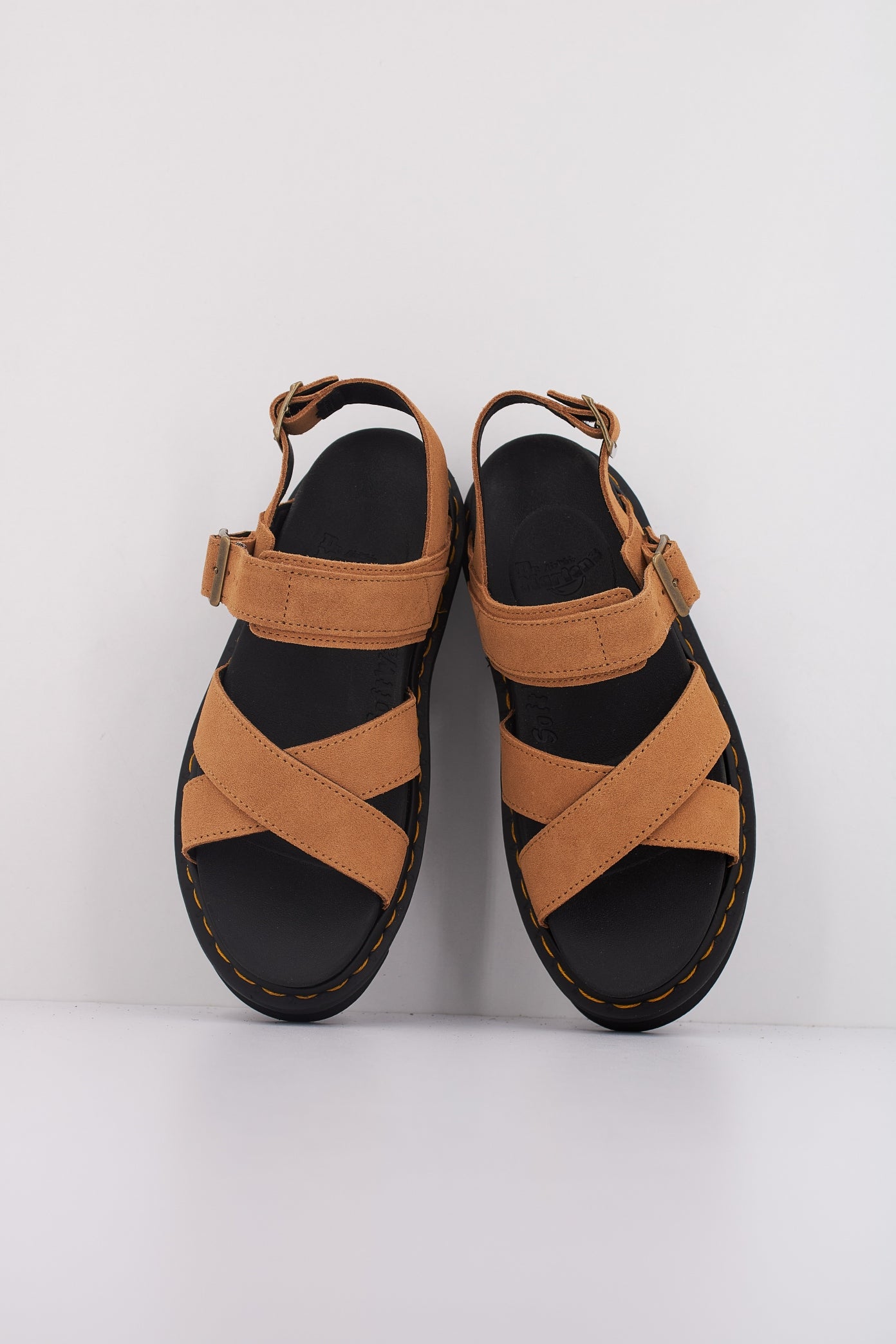 DR. MARTENS VOS II en color MARRON  (3)