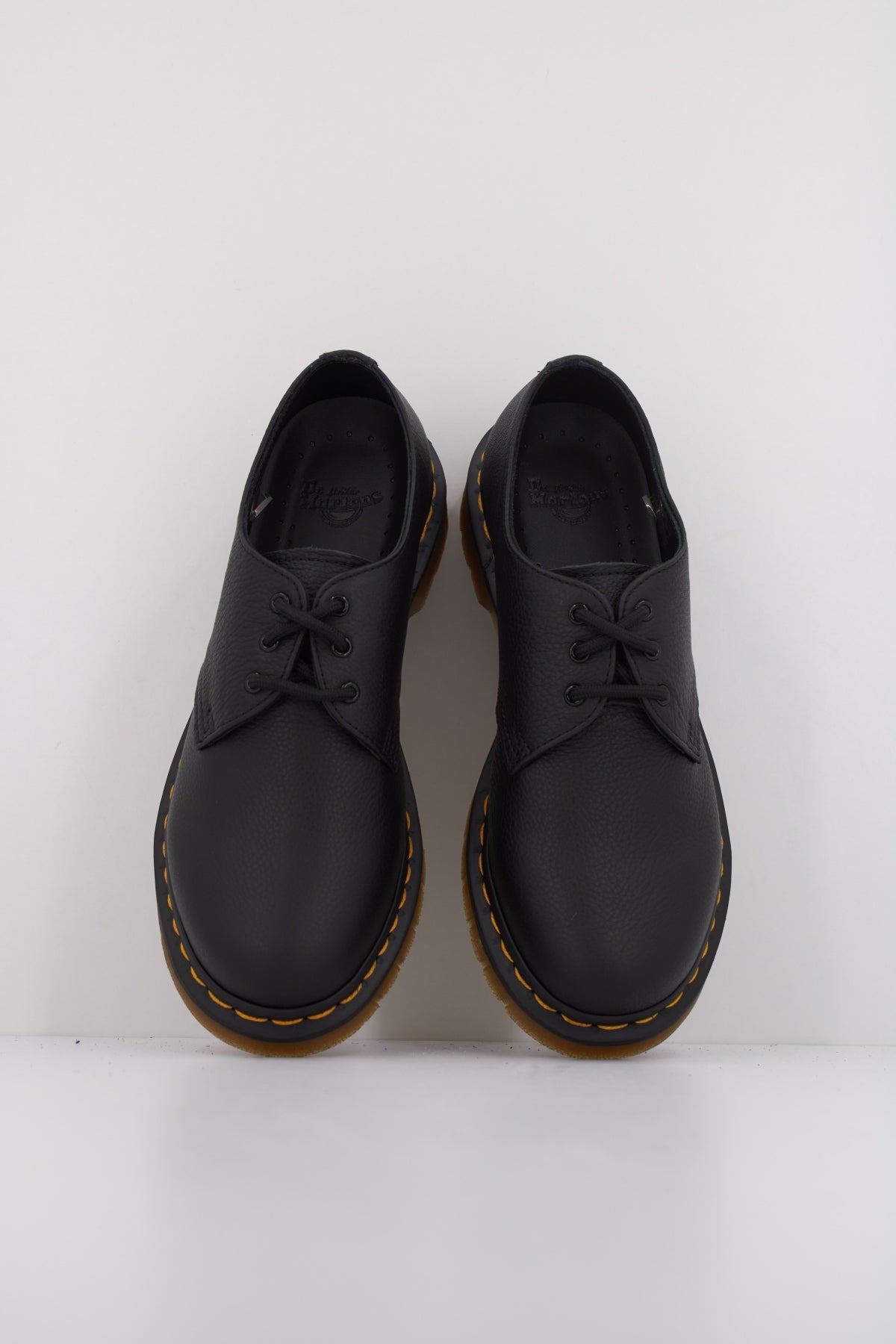 DR. MARTENS  en color NEGRO  (3)