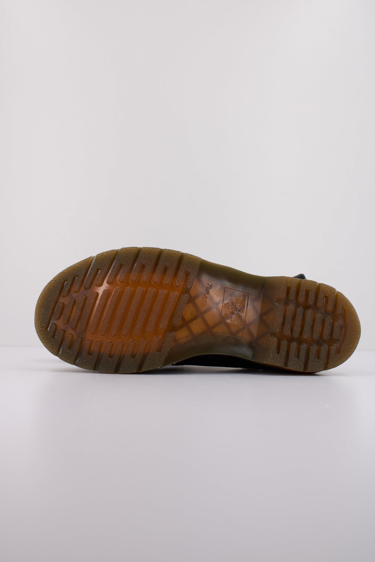 DR. MARTENS  en color NEGRO  (5)
