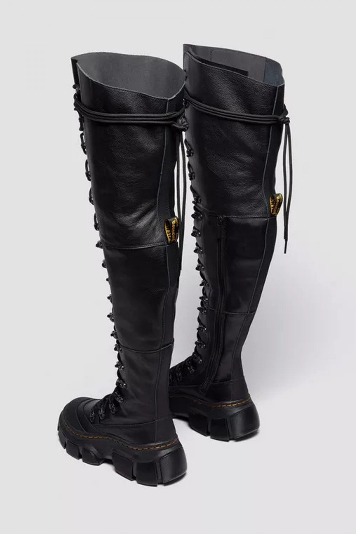 DR. MARTENS DMXL XTRM HI en color NEGRO  (3)