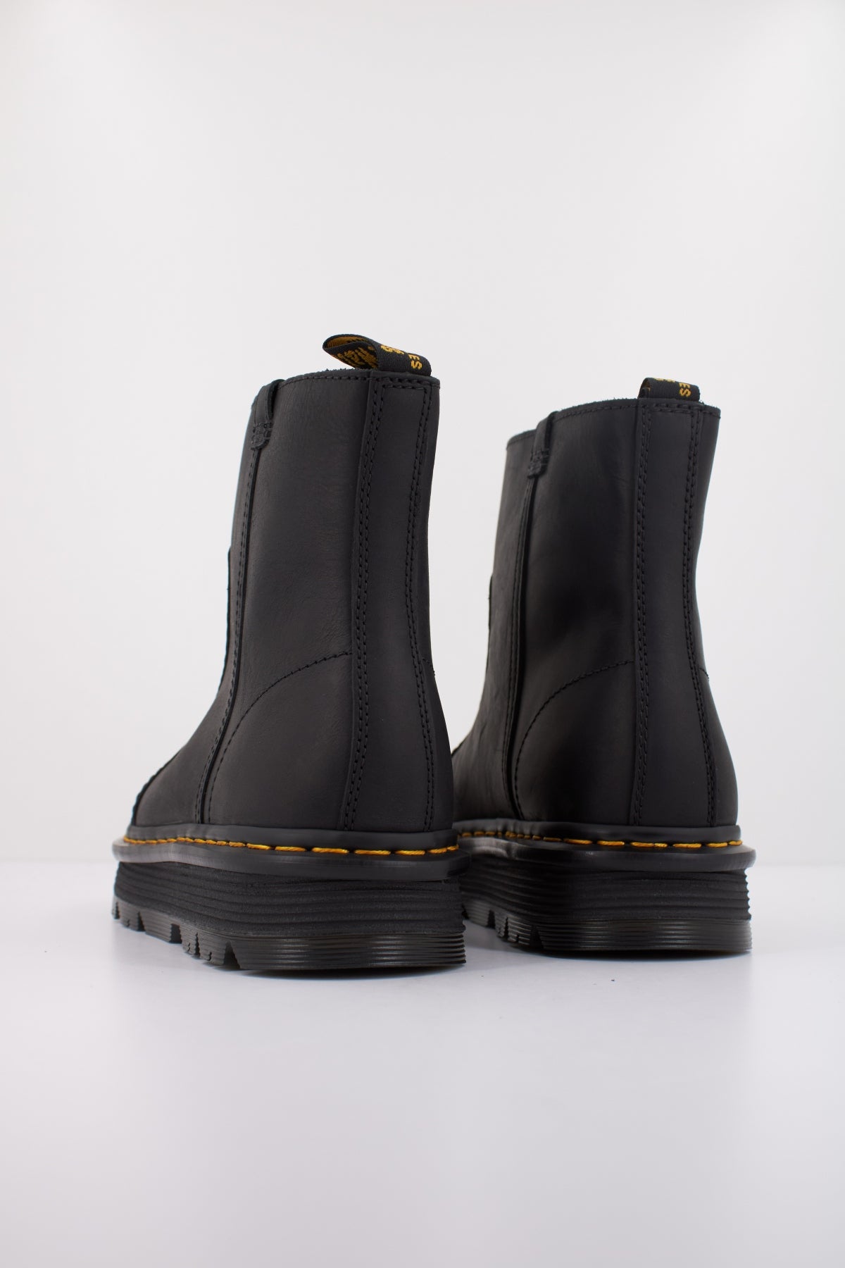 DR. MARTENS ZEBZAG RIGGER en color NEGRO  (4)